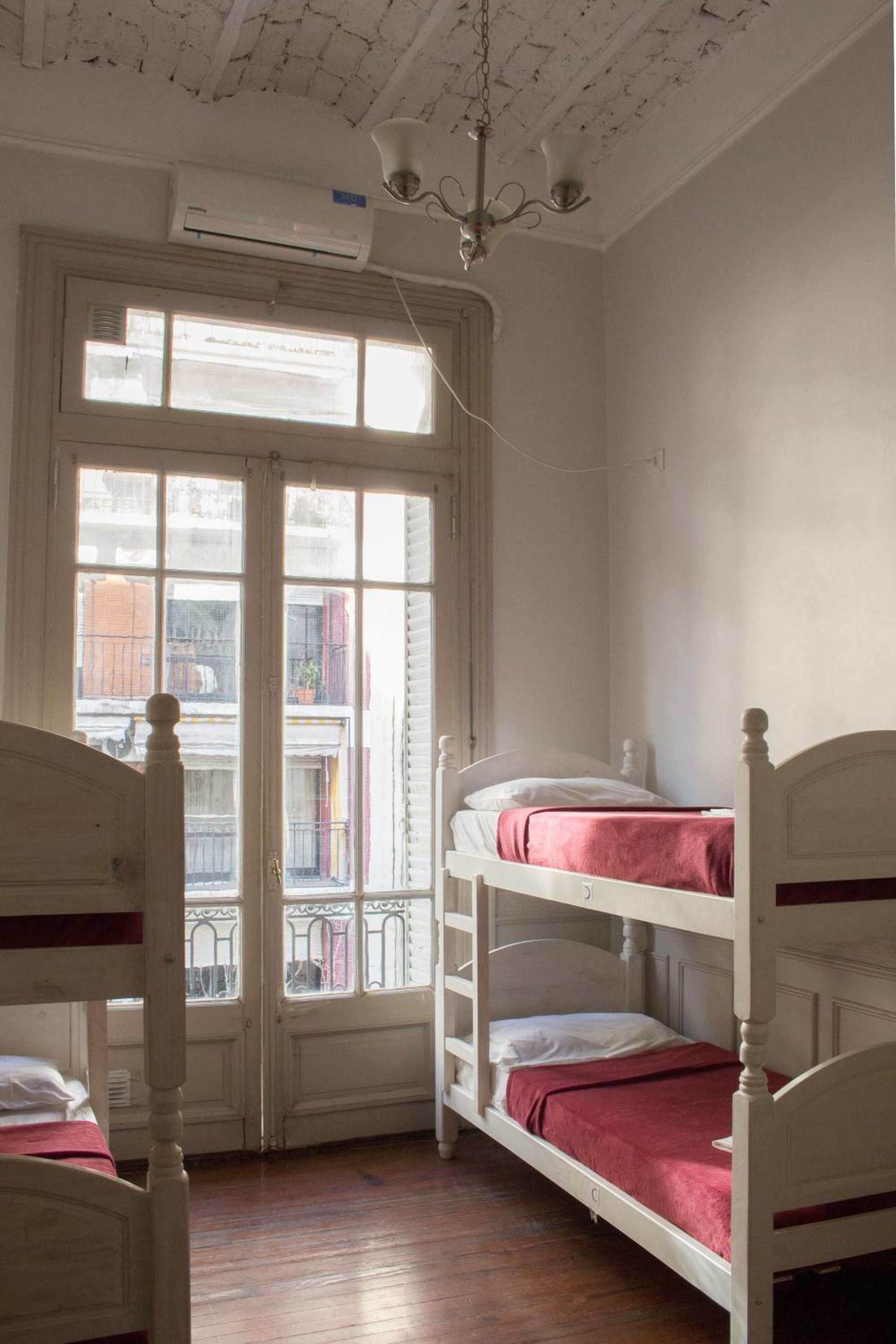 Voyage Recoleta Hostel