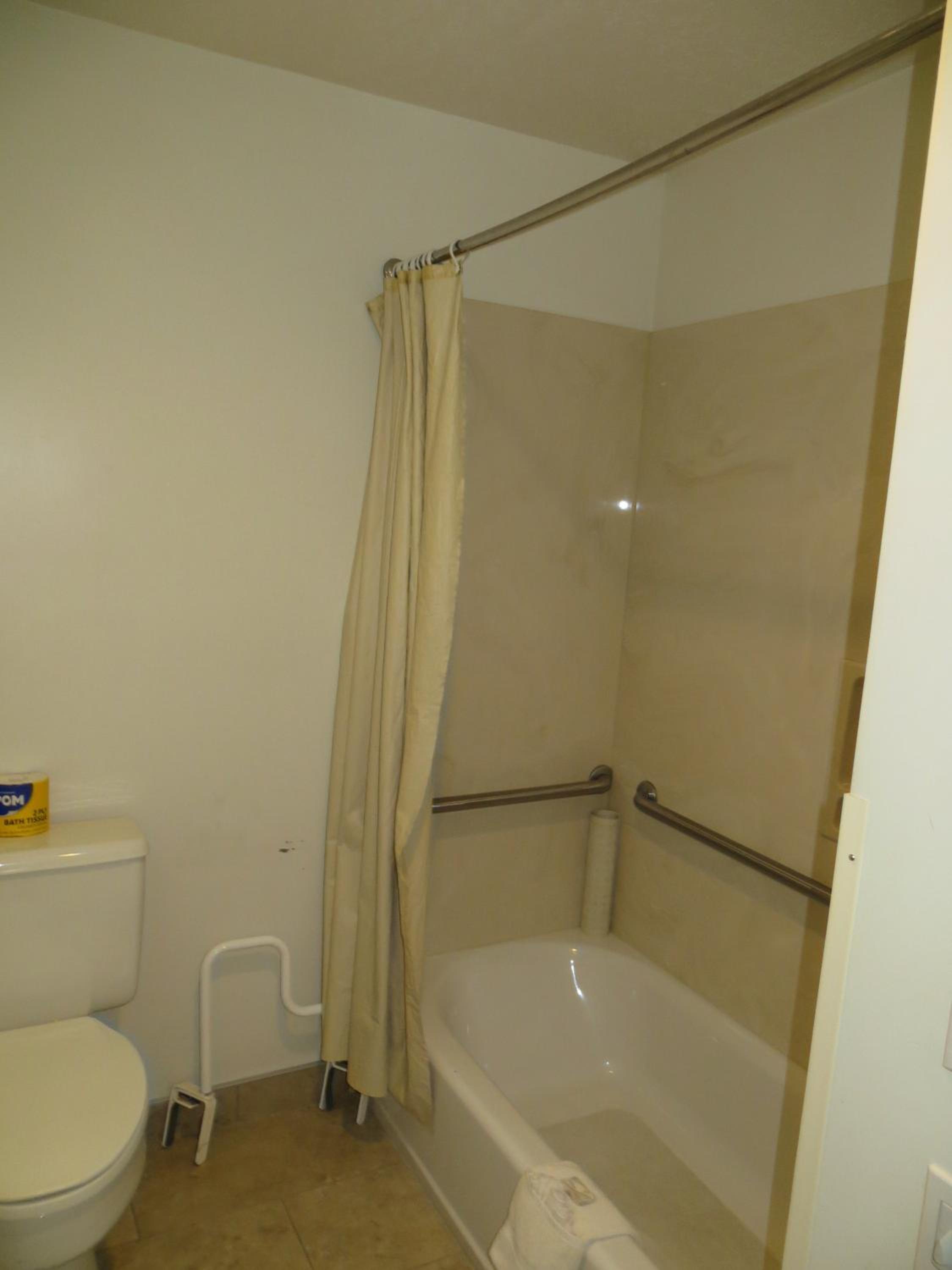 Four Corners Inn
