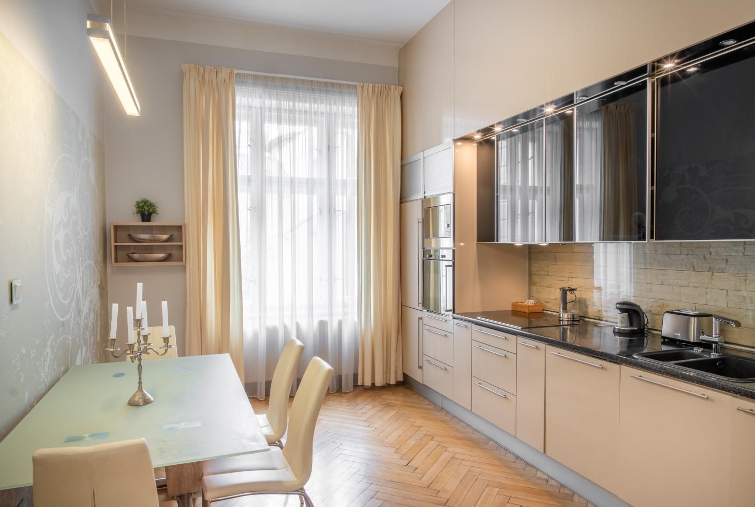 Mordecai 12 Apartments by Adrez