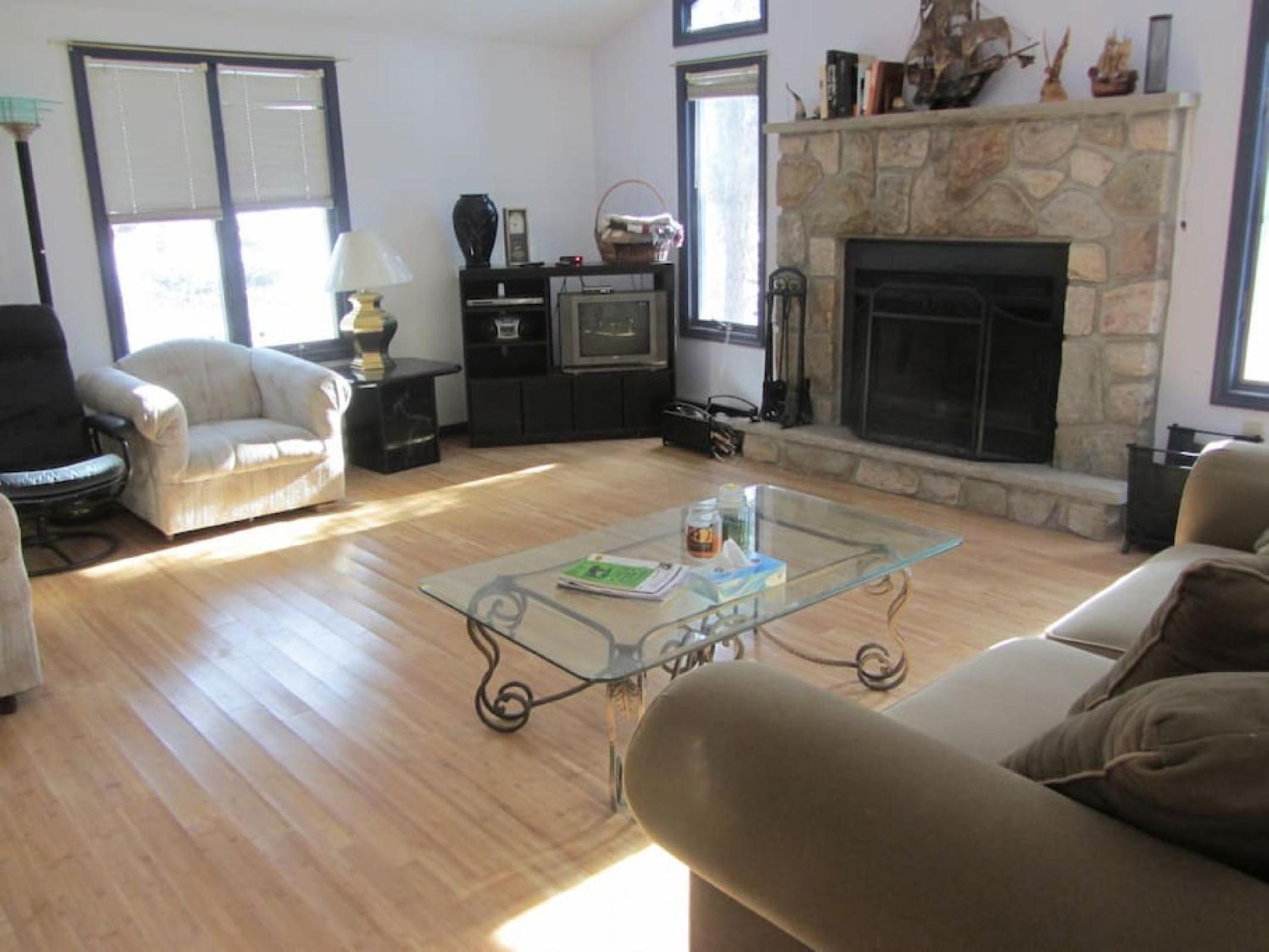 Cozy Pocono Cottage near Jack Frost Jim Thorpe view 2