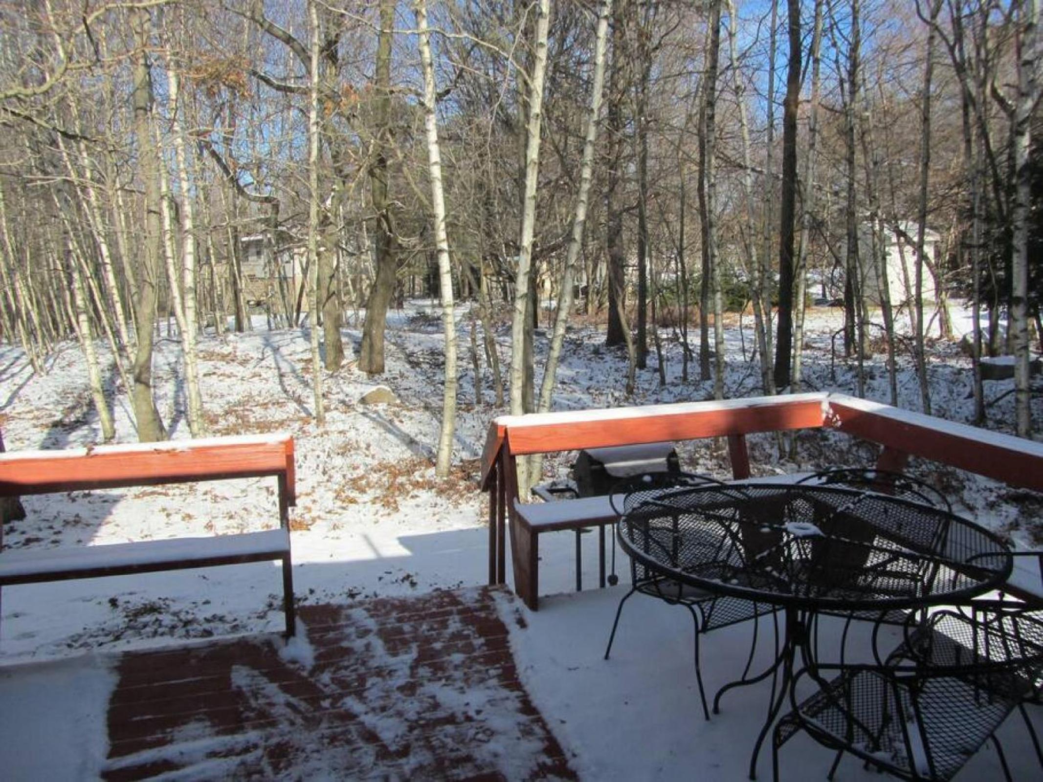 Cozy Pocono Cottage near Jack Frost Jim Thorpe view 3
