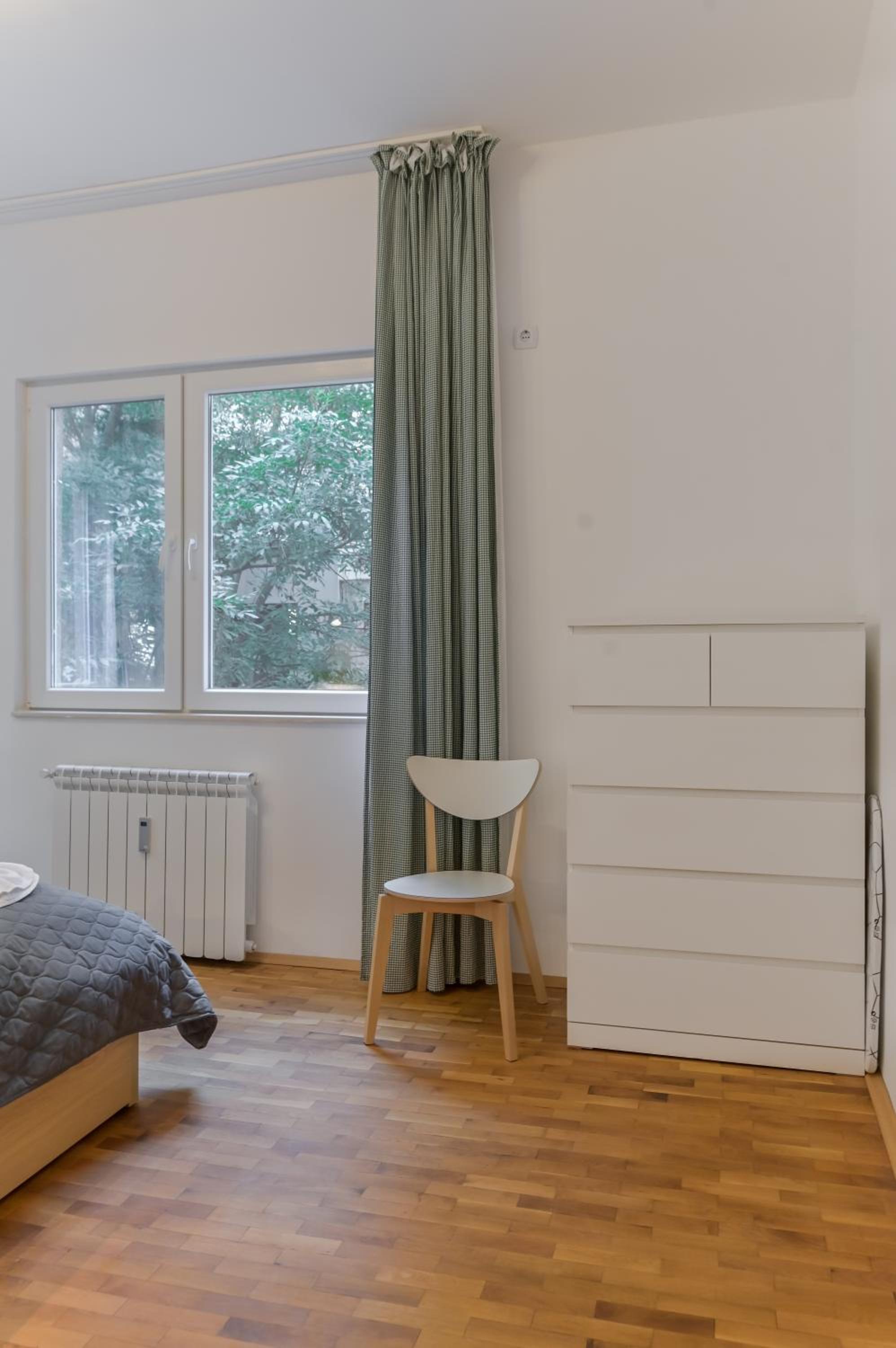 Bright 1BD Apartment - Steps from Vitosha Blvd by Flat Mаnager view 3