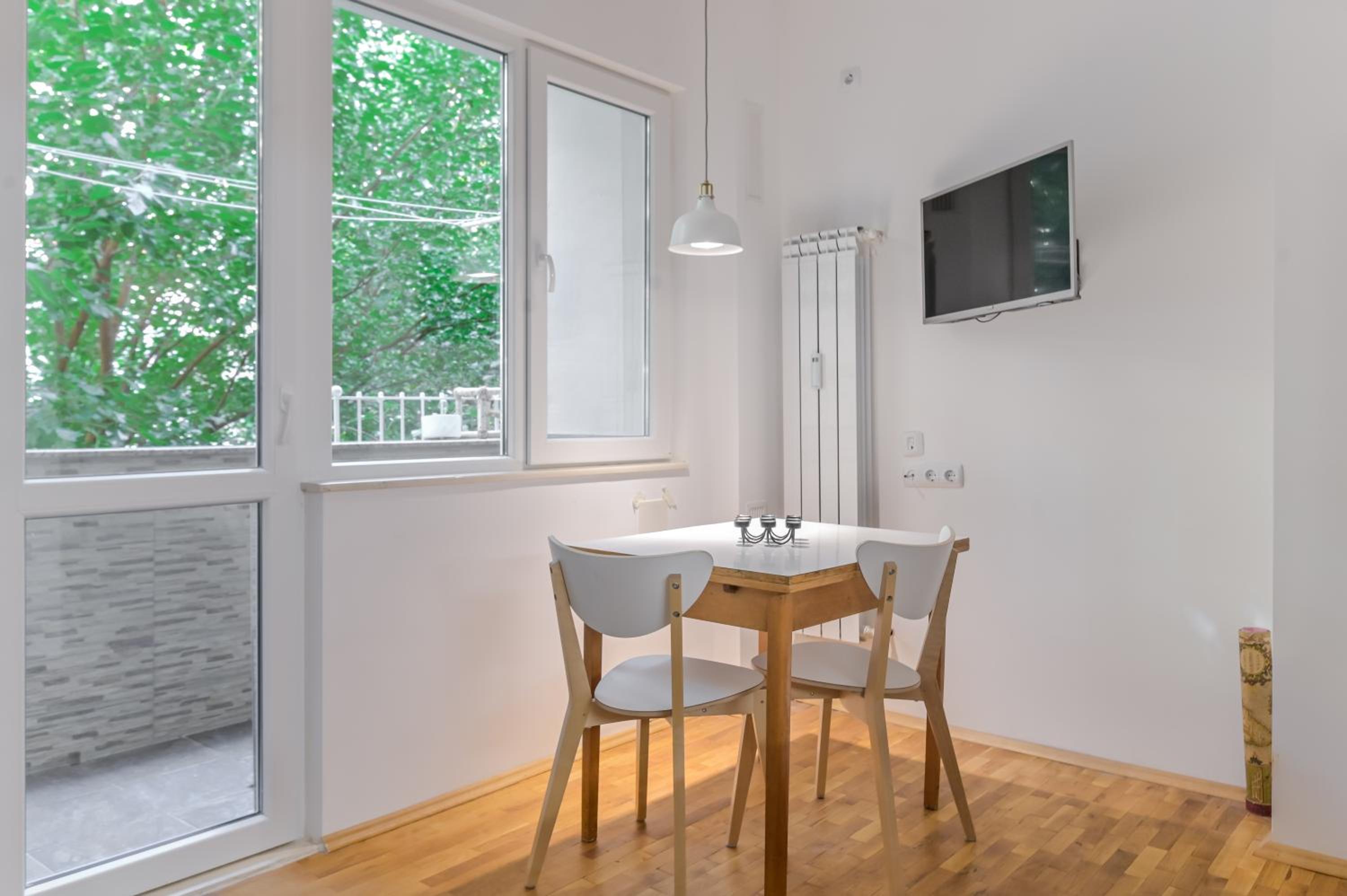 Bright 1BD Apartment - Steps from Vitosha Blvd by Flat Mаnager view 5