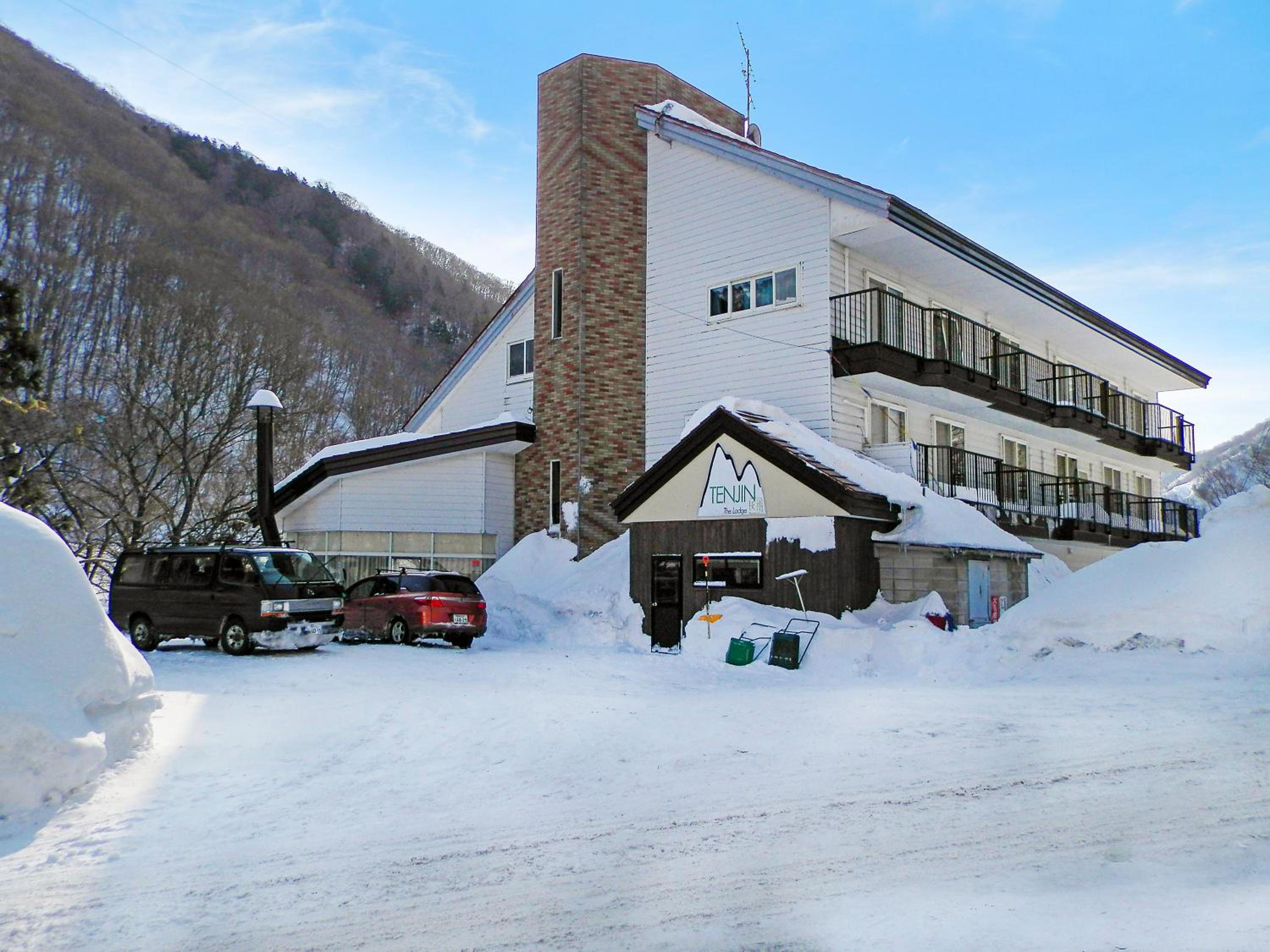 Tenjin Lodge