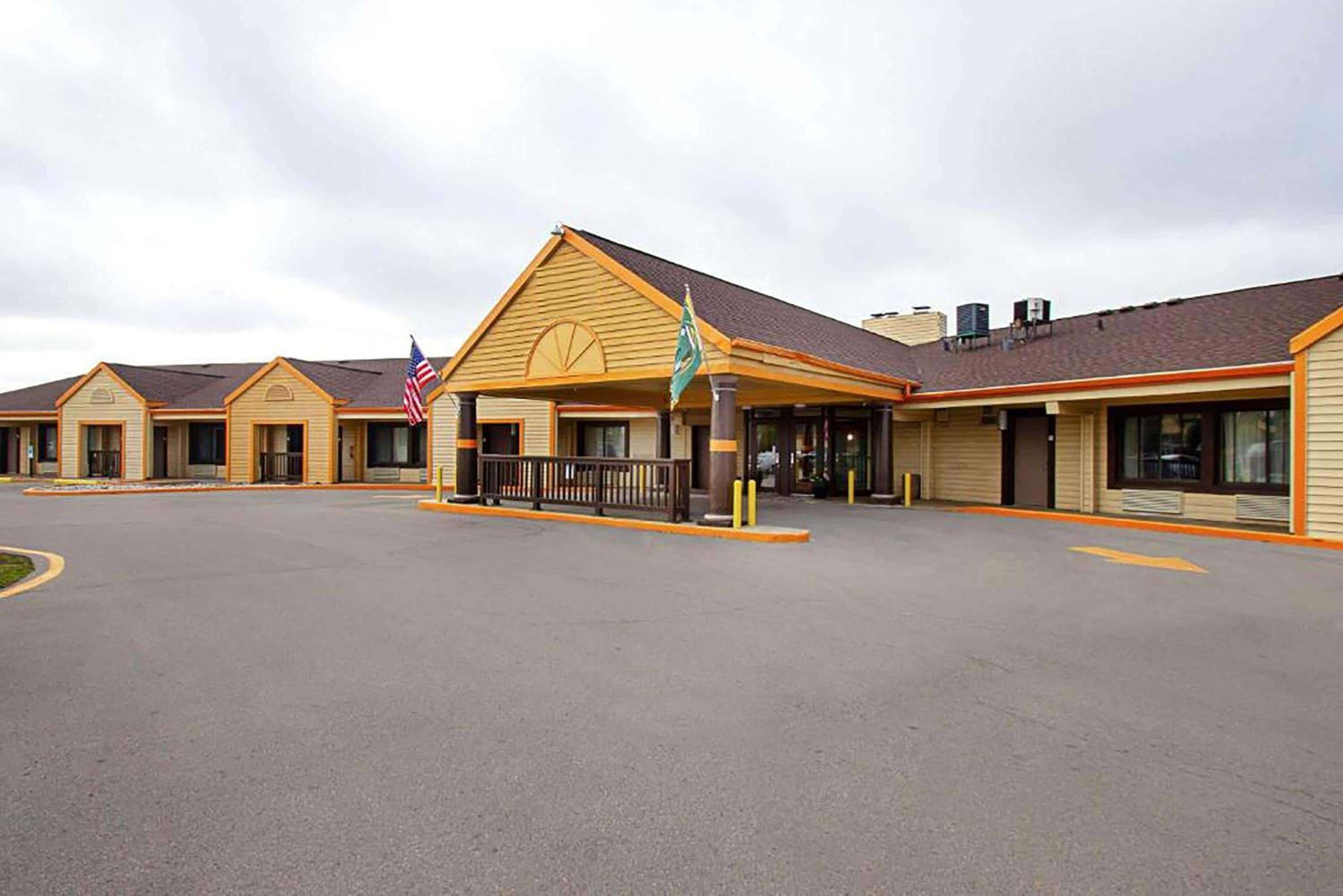 Hotel Travelodge by Wyndham Appleton - Image 1