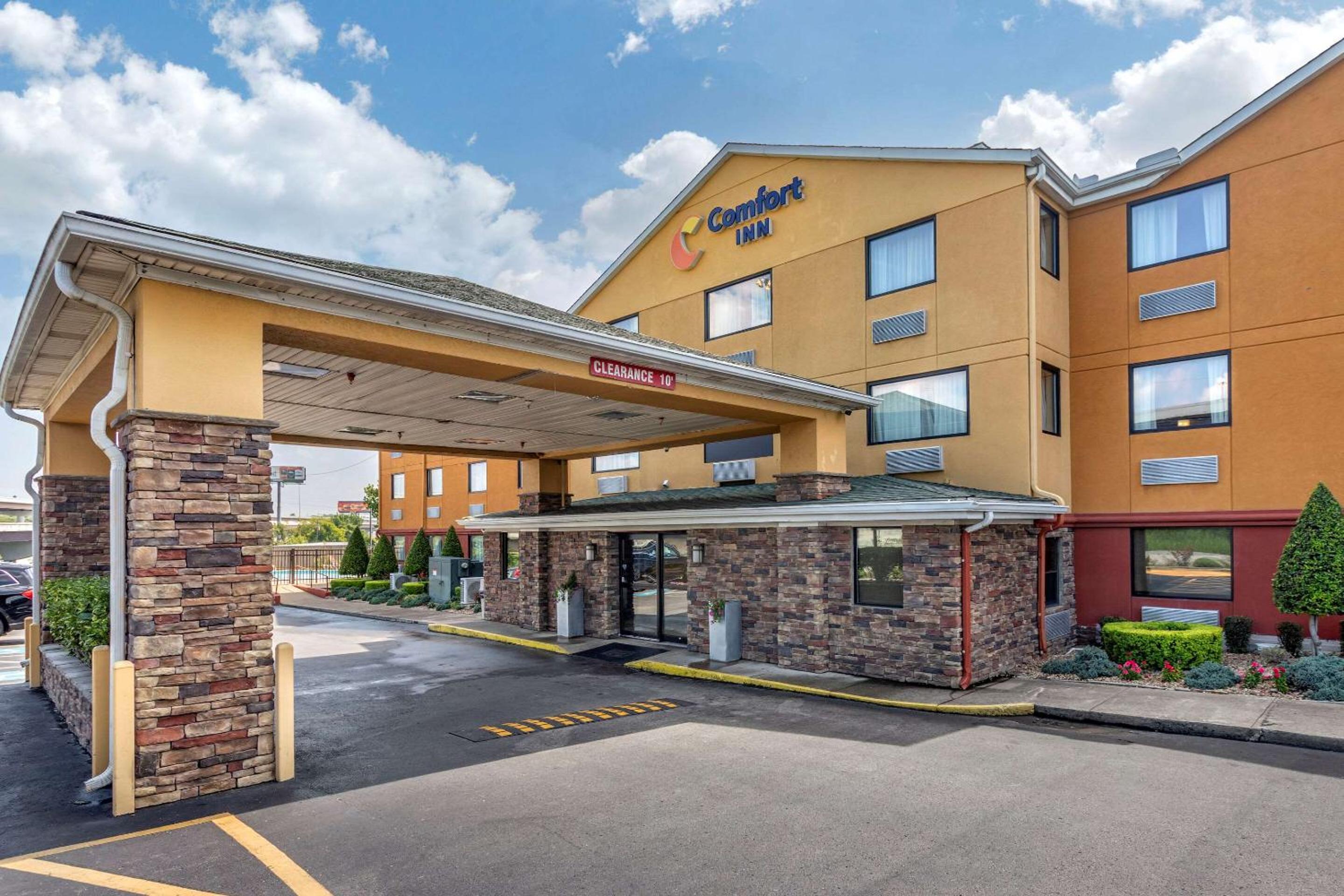 Comfort Inn Nashville West view 2