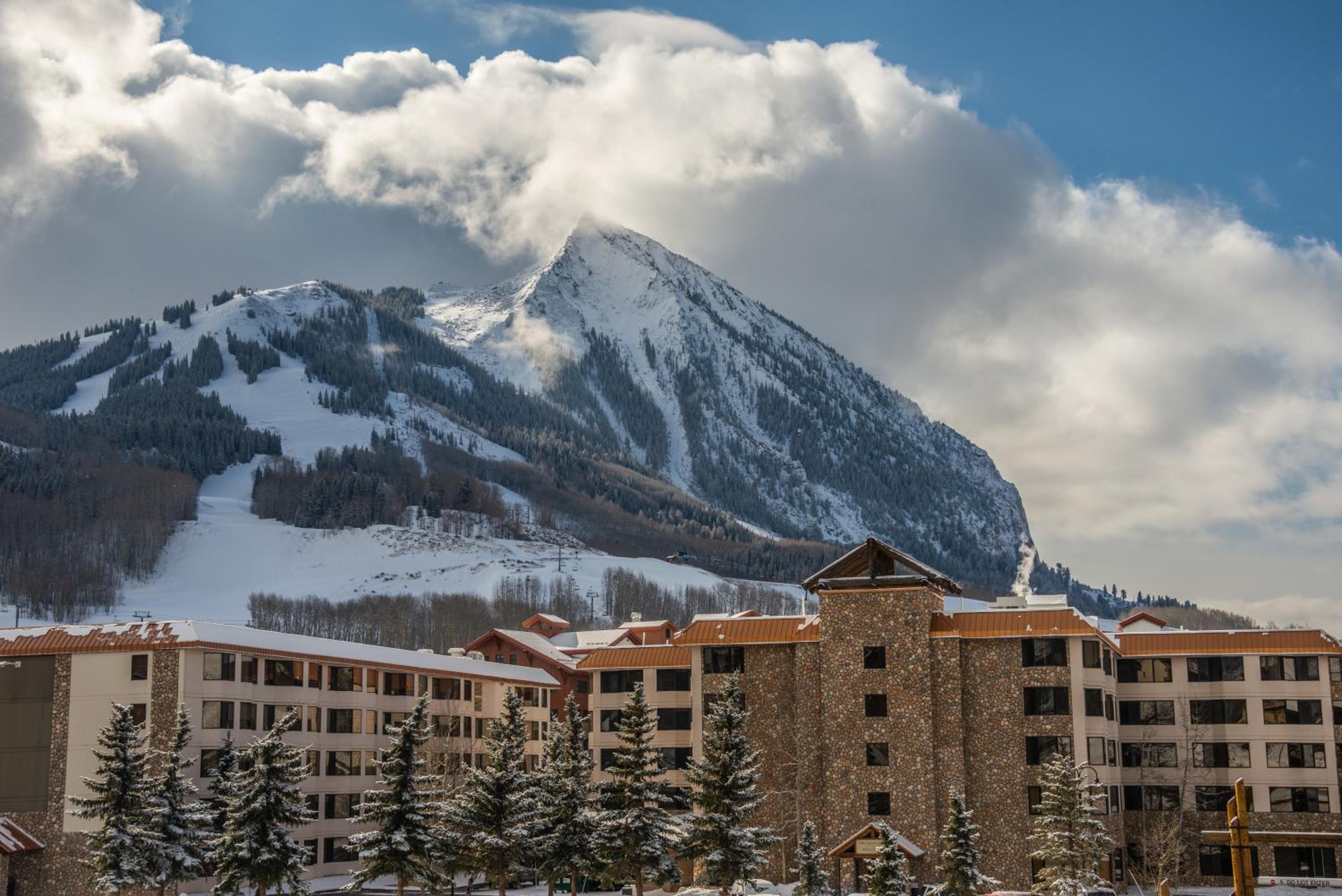 The Grand Lodge, A Vail Resorts Property view 3