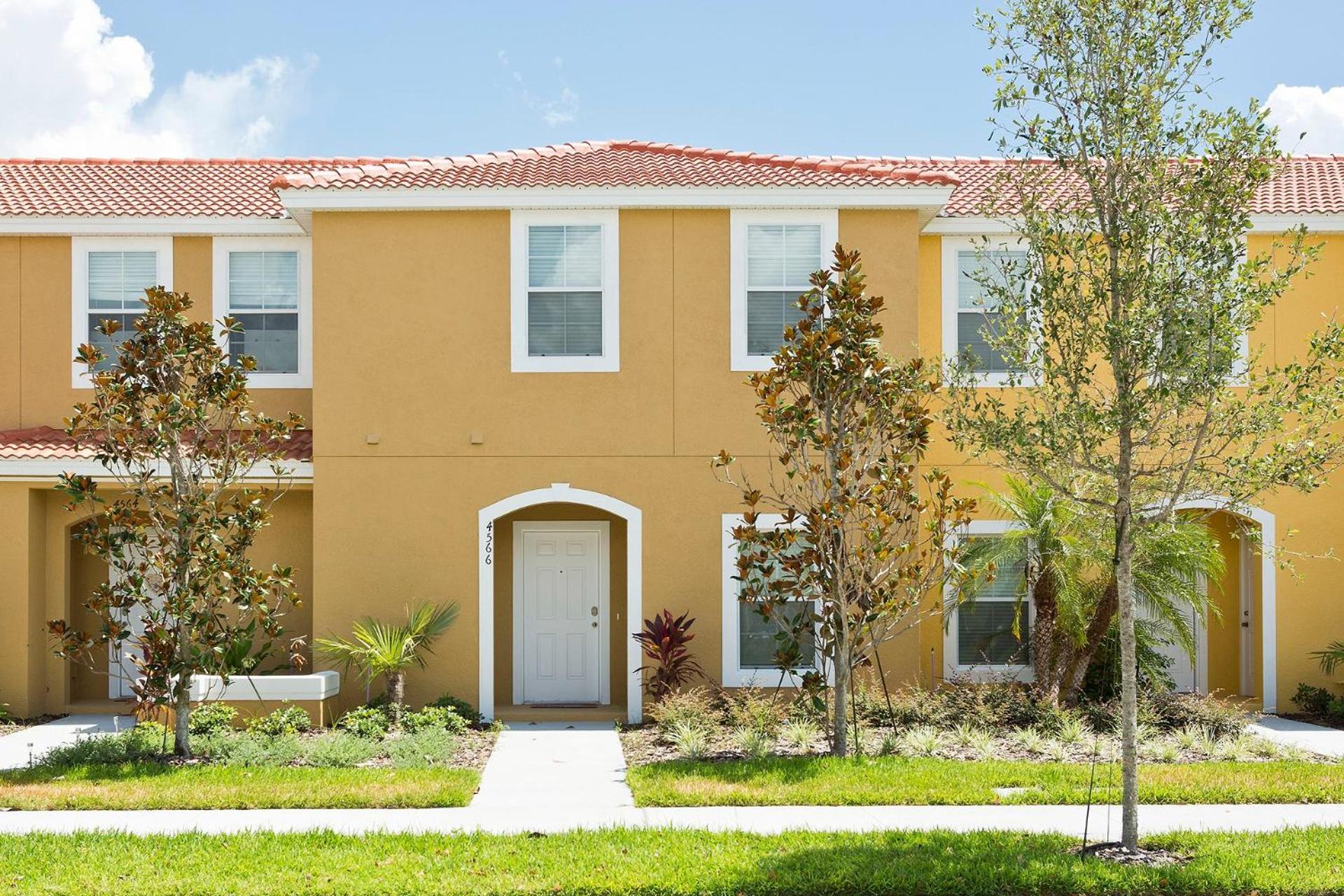 3Br 3Bath Townhome BBQ Pool 15min Disney 1291ft