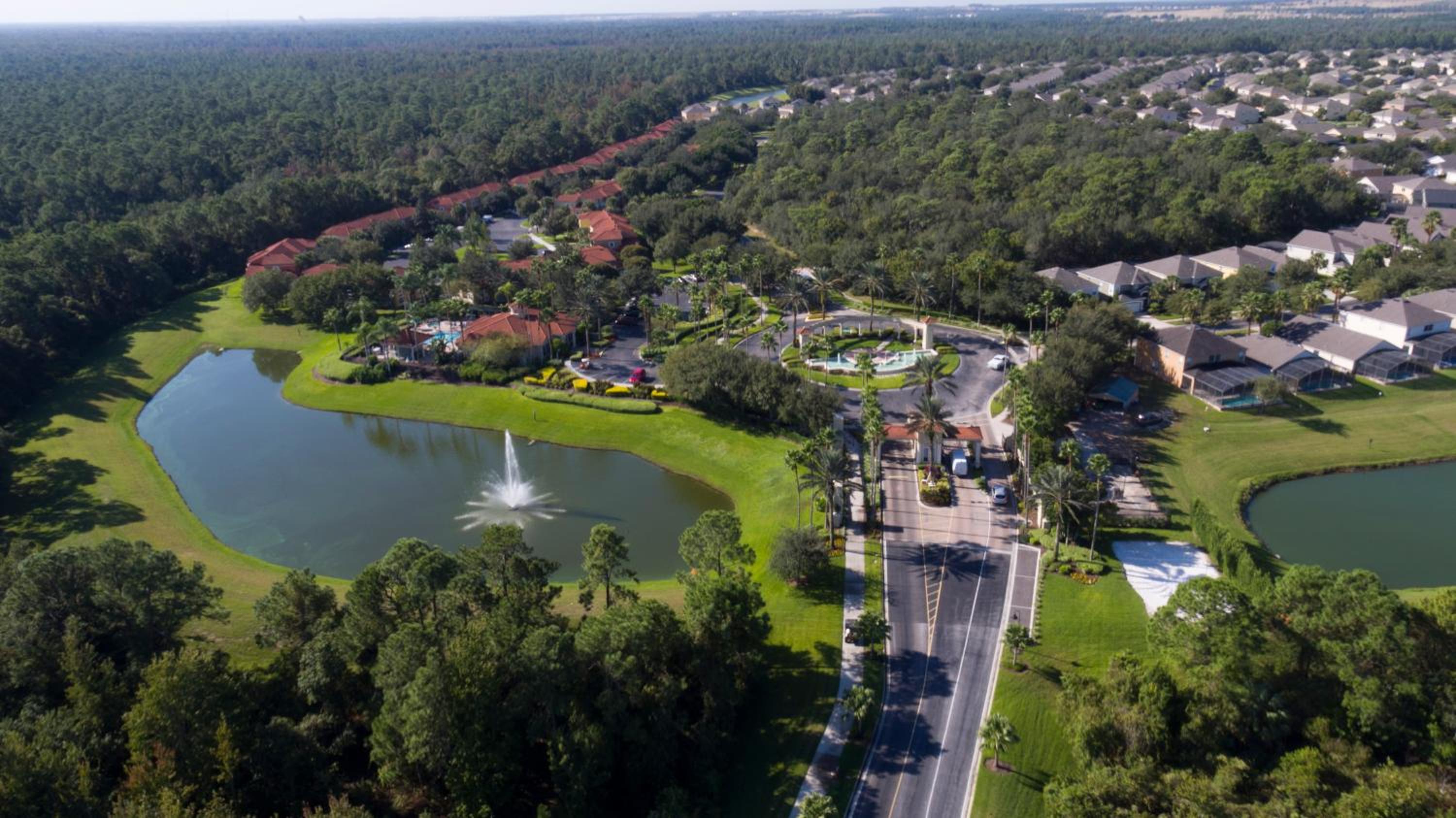3Br 3Bath Private Townhome 10min Disney 1270ft view 3