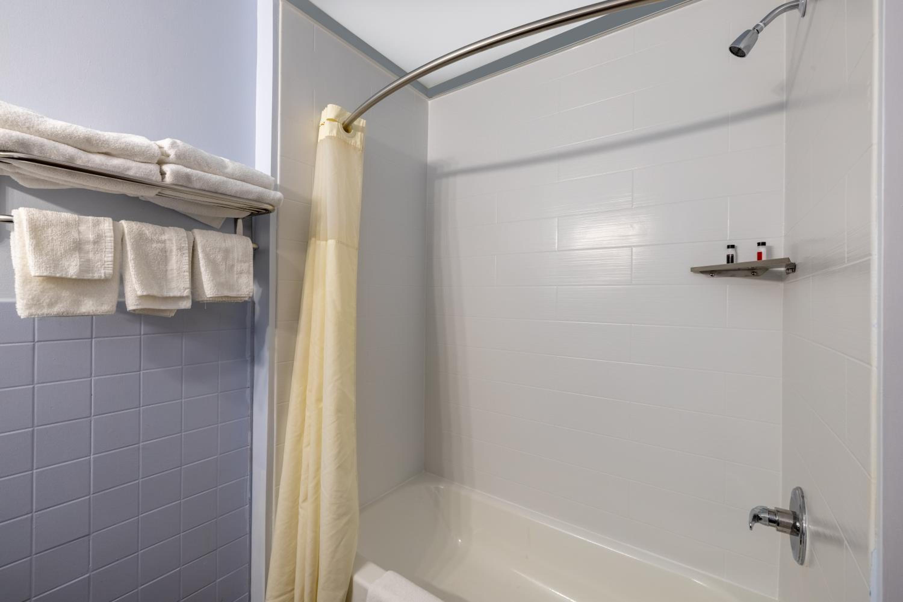 Travelodge by Wyndham Spirit Lake/Okoboji