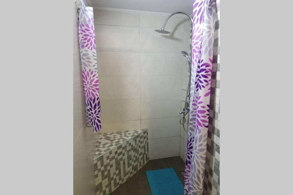 Apartman sa garažom i internetom