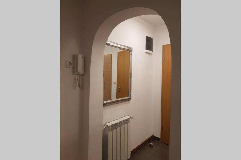 Apartman sa garažom i internetom