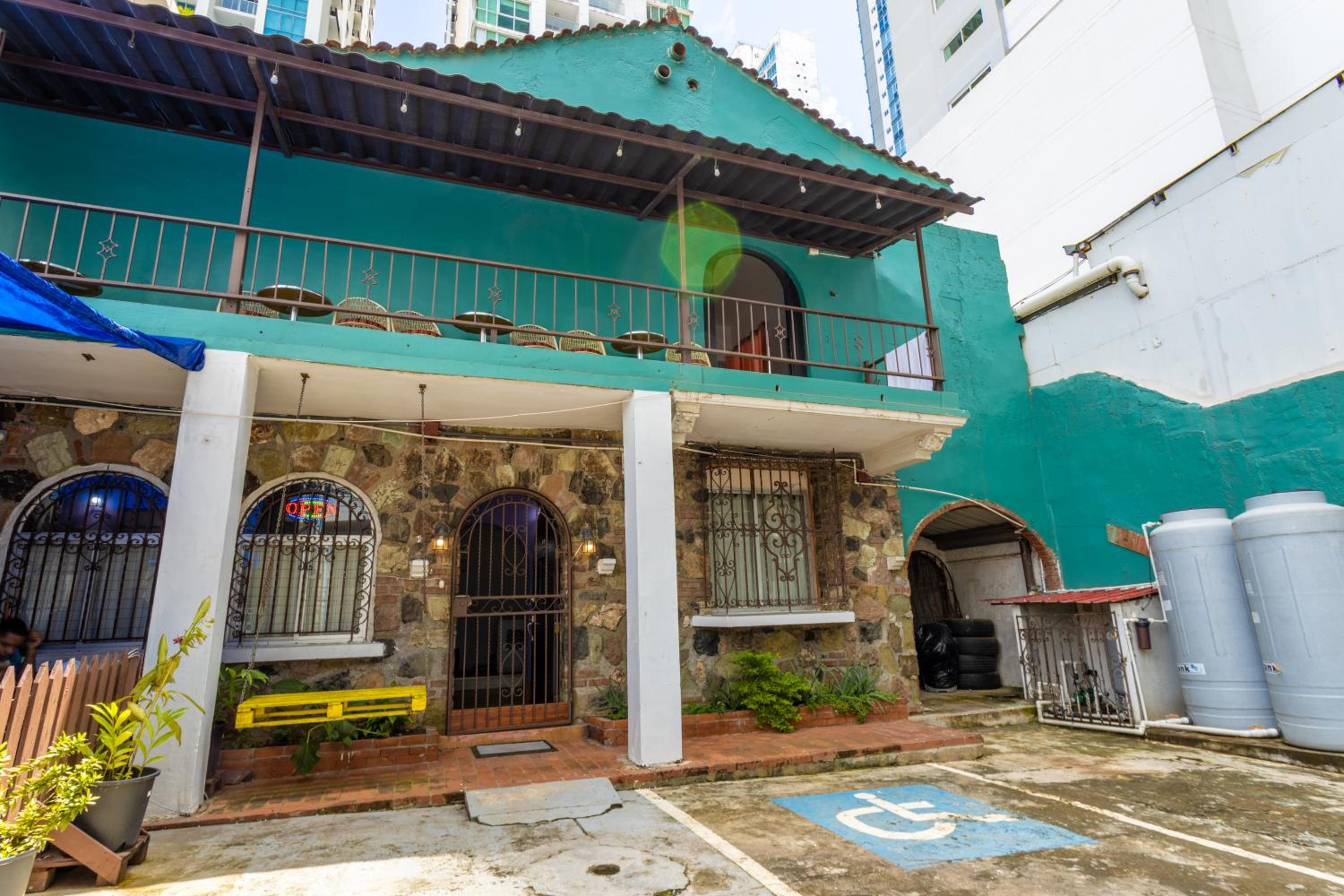 Hostel the pod 33