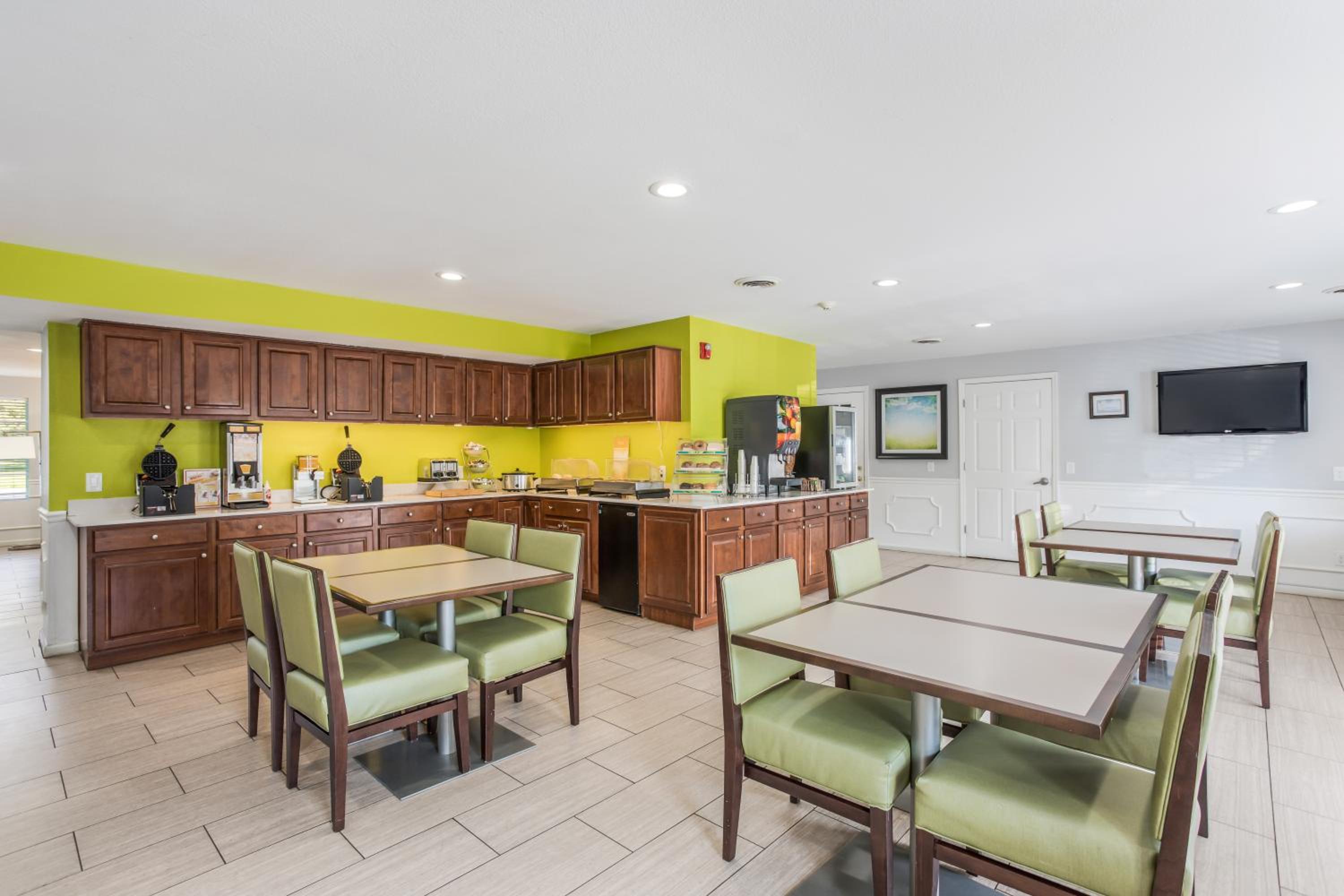 Quality Inn Gallatin-Nashville Metro - Property Image 7