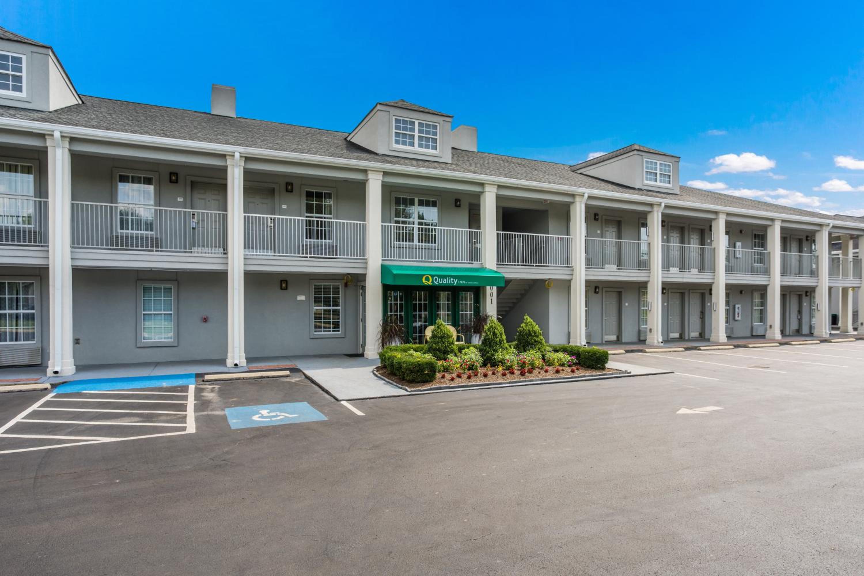 Quality Inn Gallatin-Nashville Metro - Property Image 1