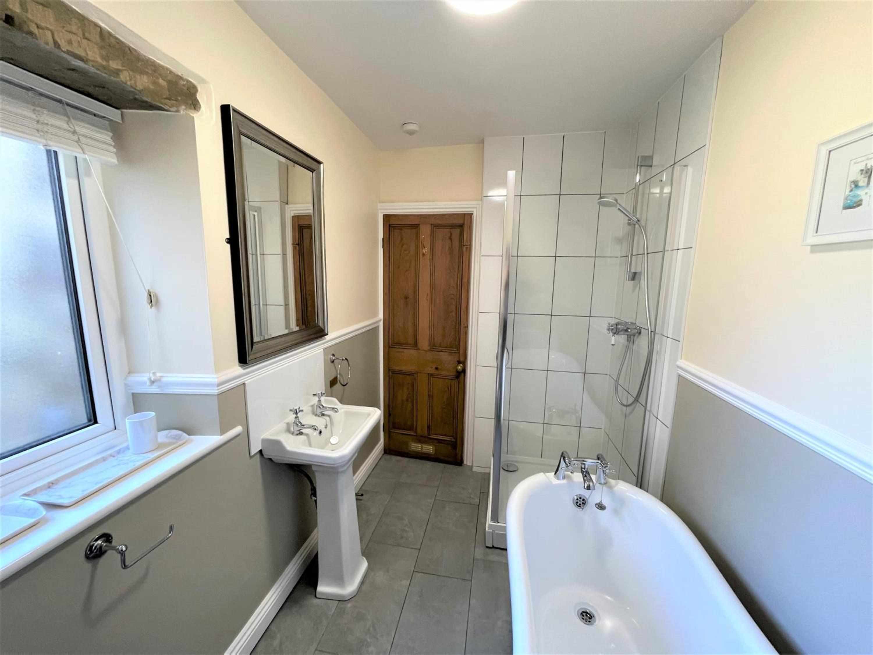 Mulberry Cottage with Wood Burner, Garden and Easy Parking