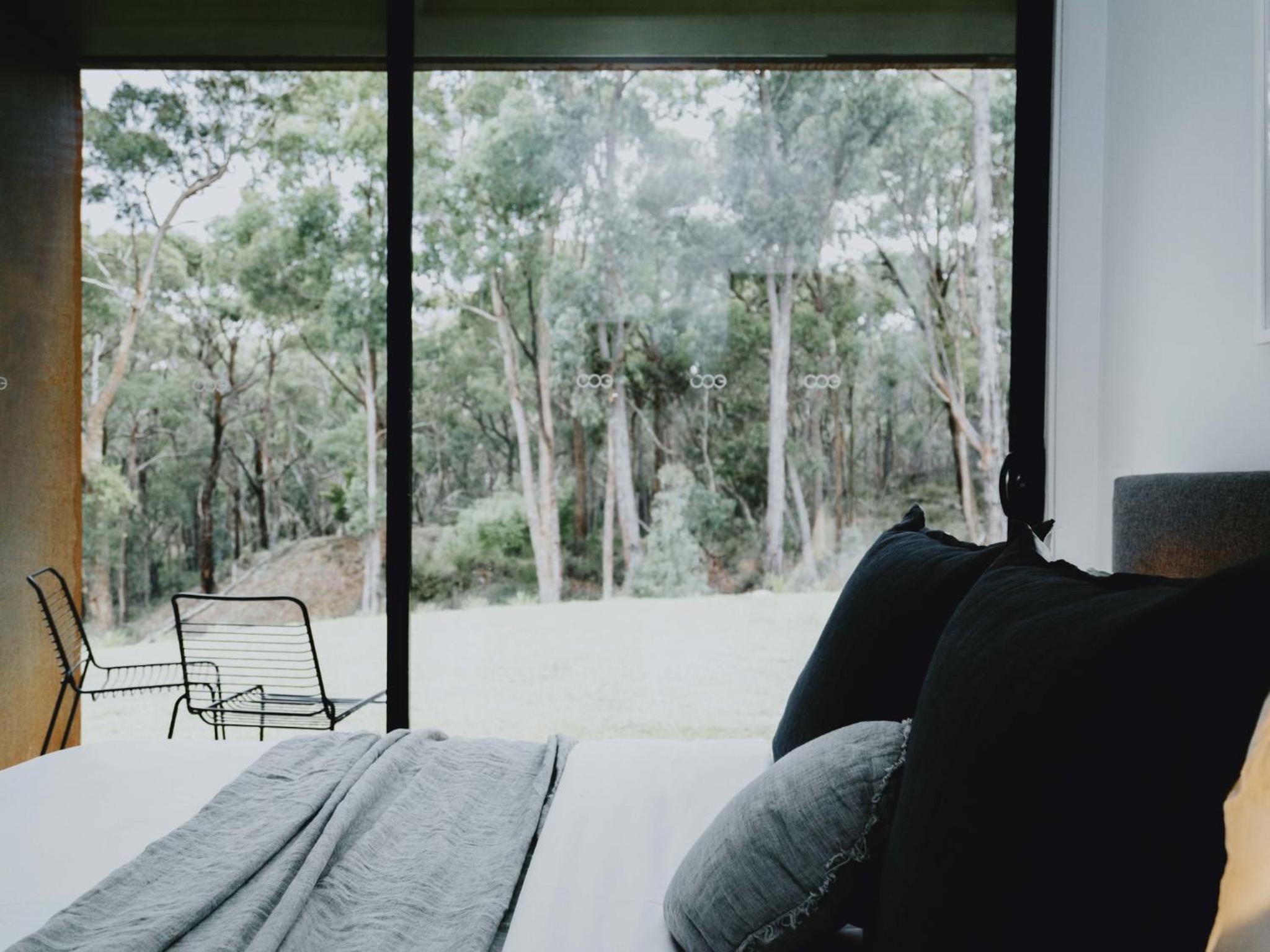Lithic House -wood fire and bush views