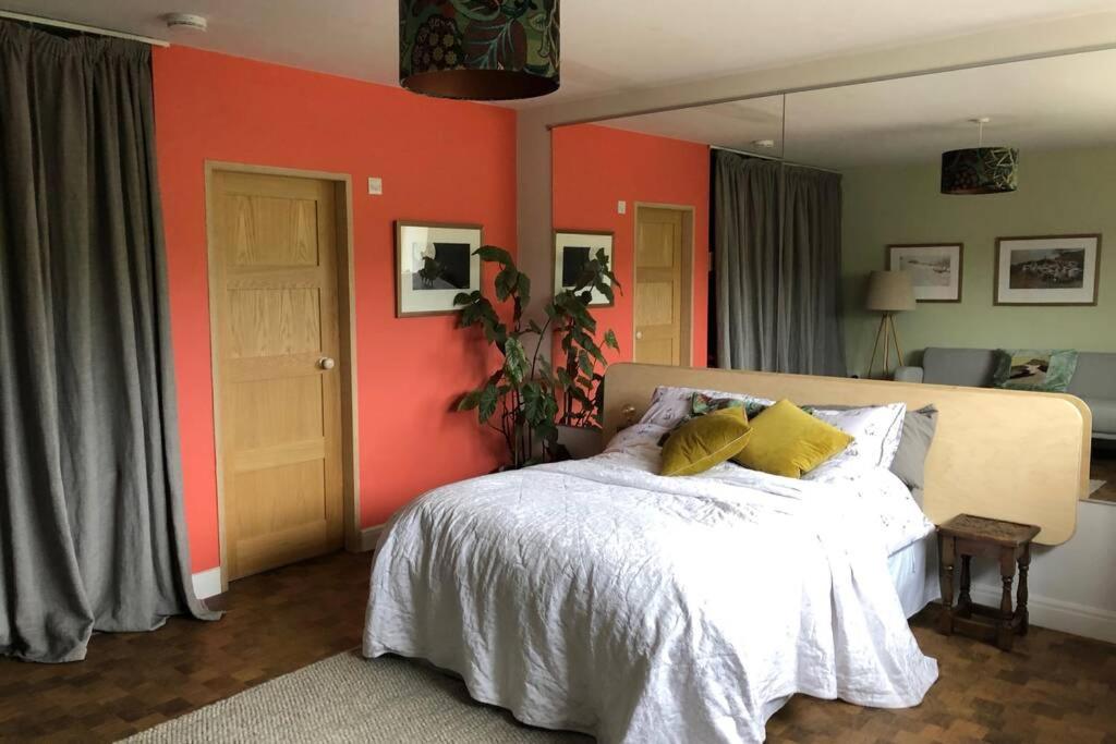 "The Studio" Contemporary studio with organic swimming pool view 3