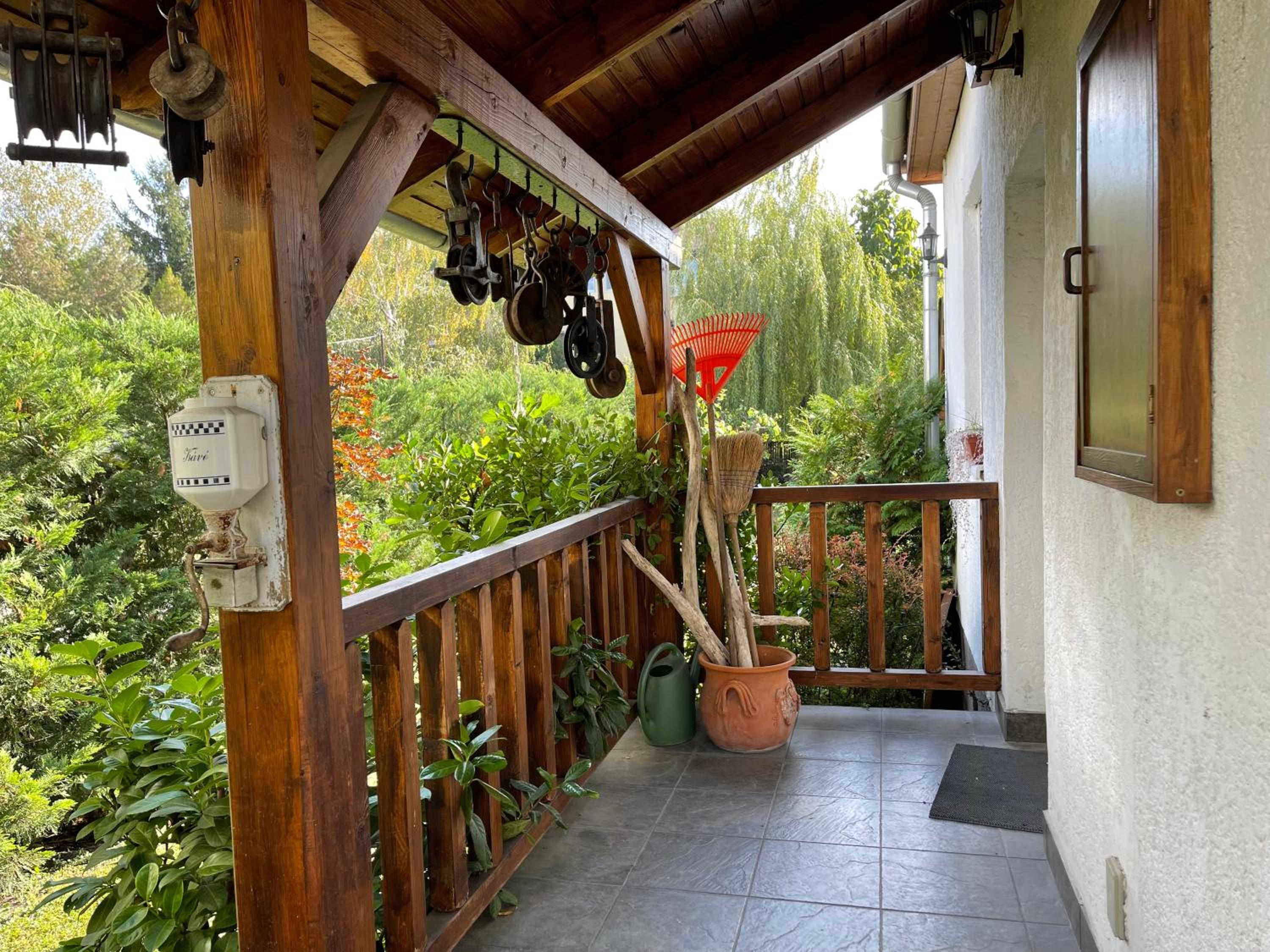 Full 2BDR Garden House near to Downtown Metro Free Parking view 2