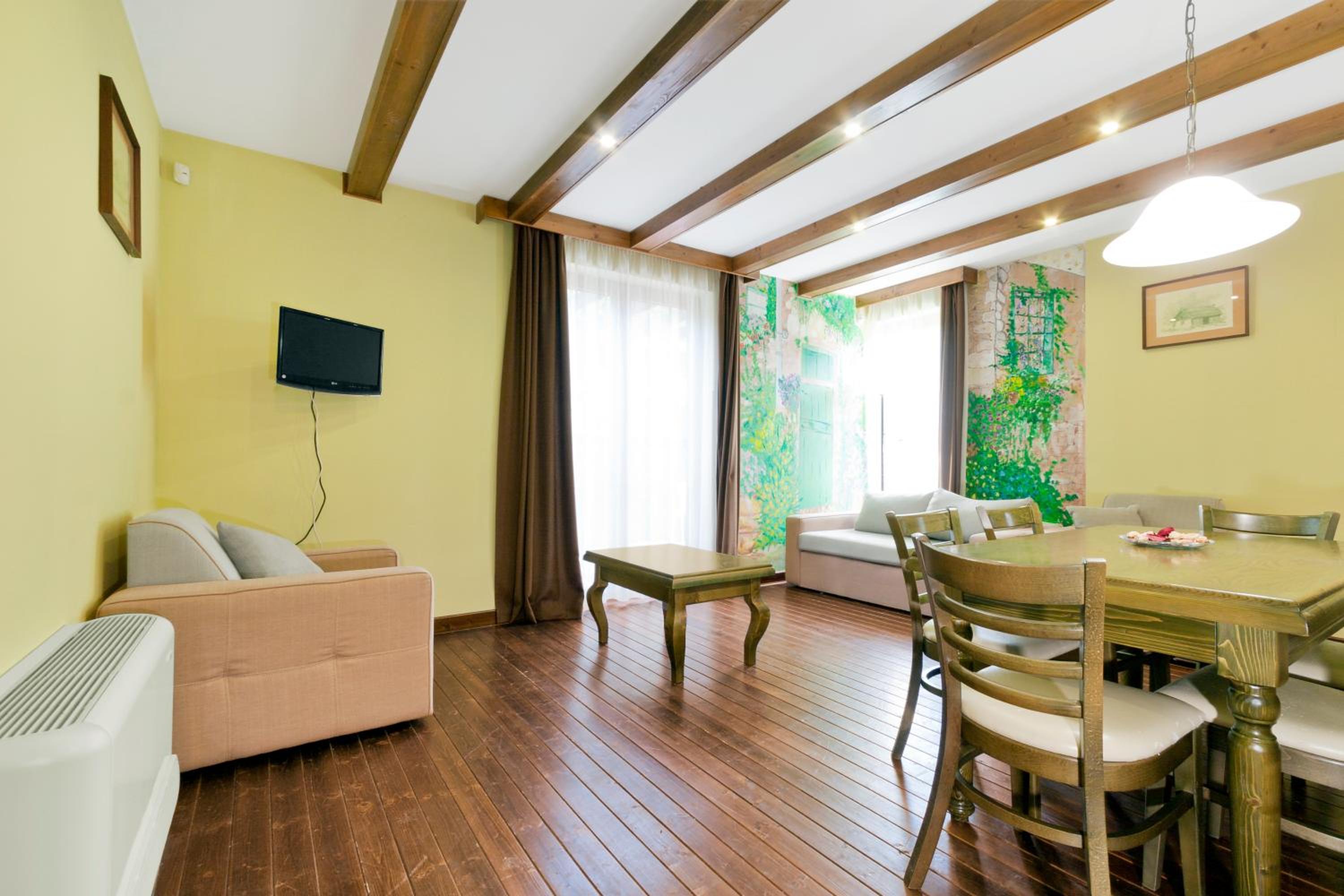 Tó apartmanházak
