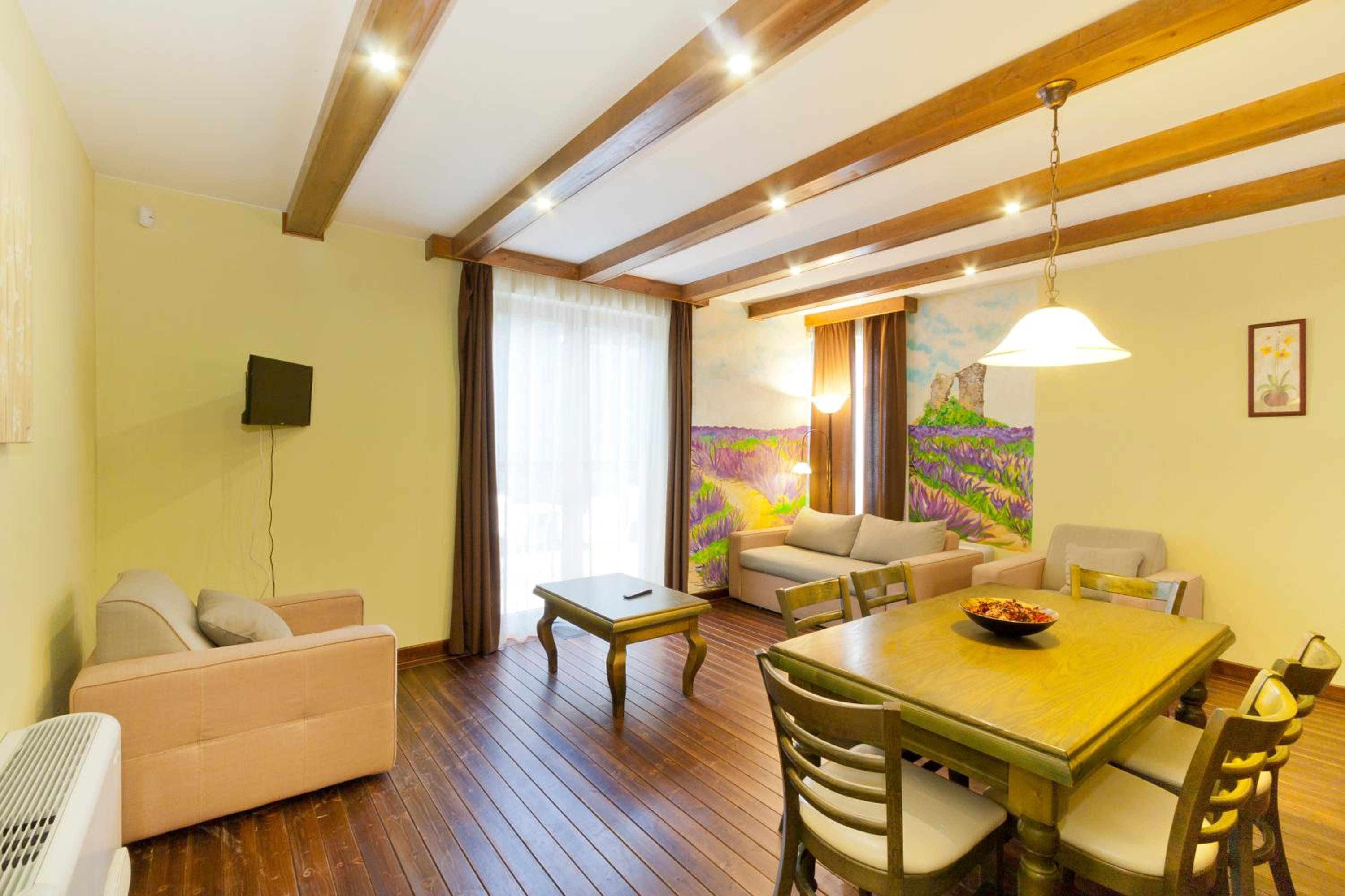 Tó apartmanházak