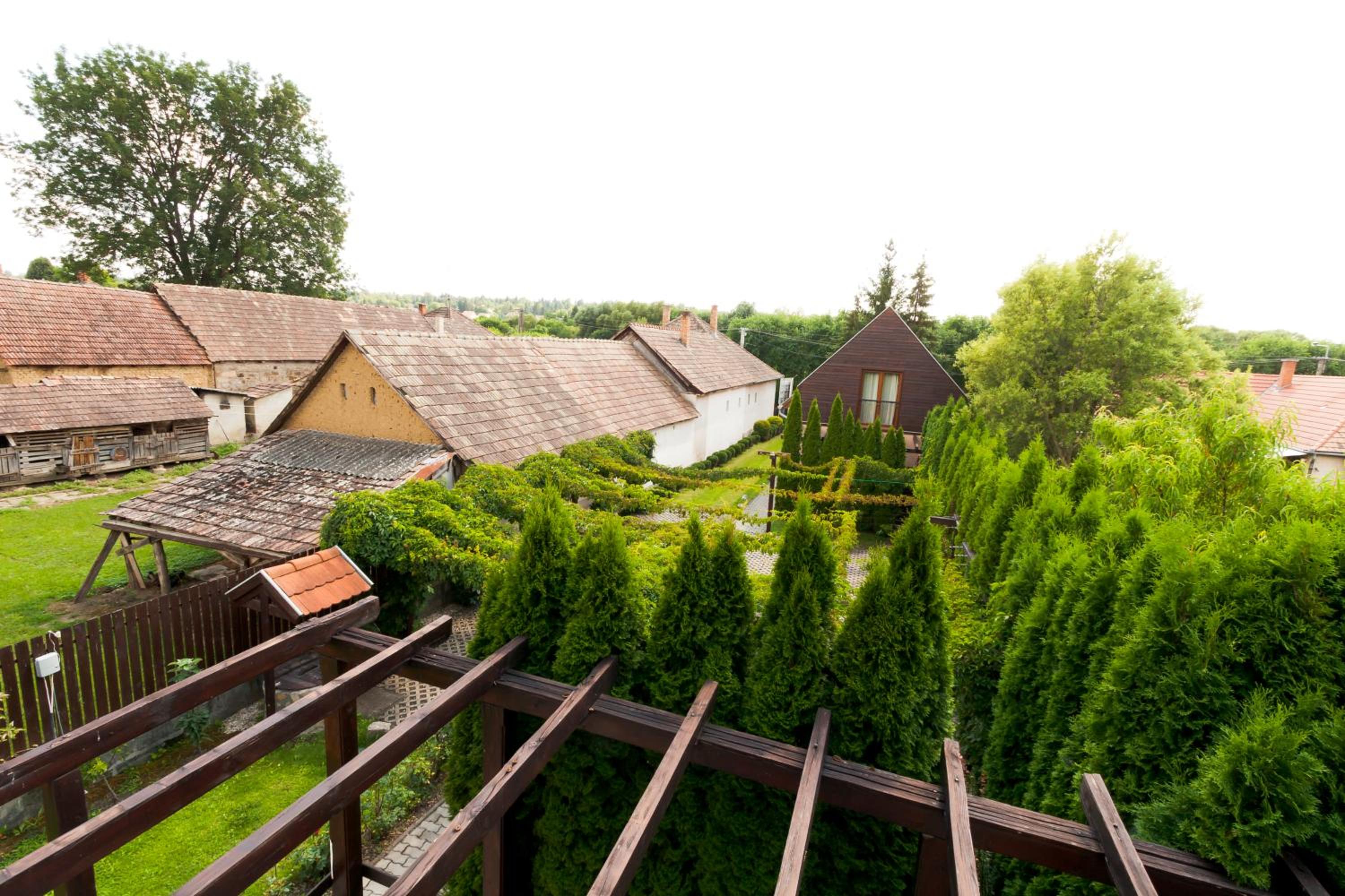 Tó apartmanházak