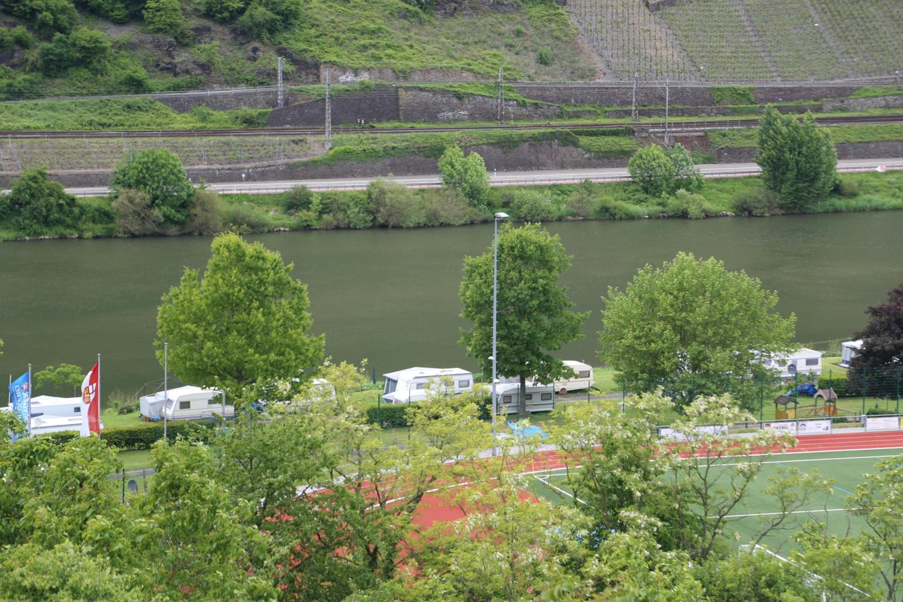 Haus Flora - Ferienwohnungen view 3