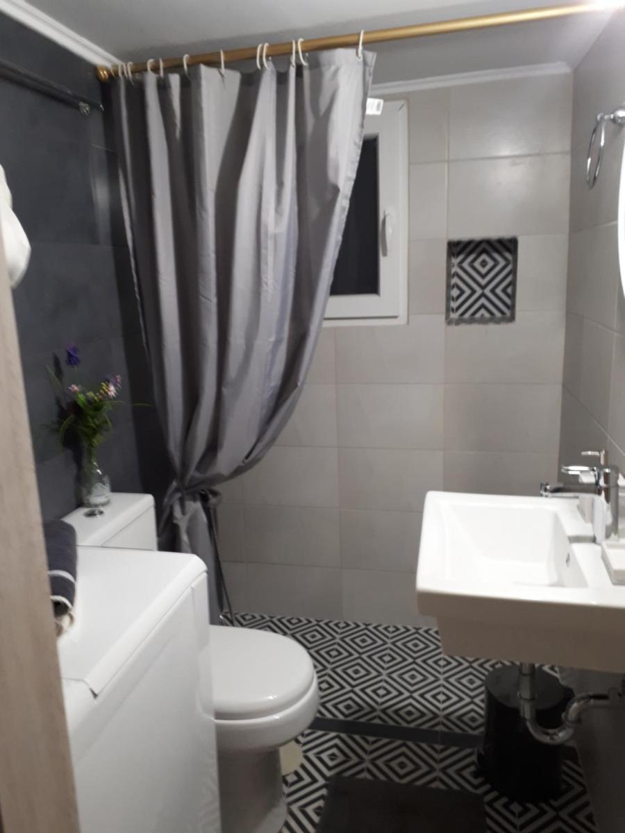 Myron, Athens - Cozy & King-Size Bed