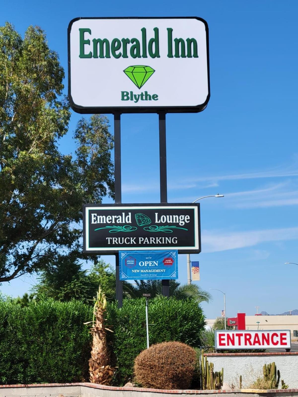 Emerald Inn & Lounge