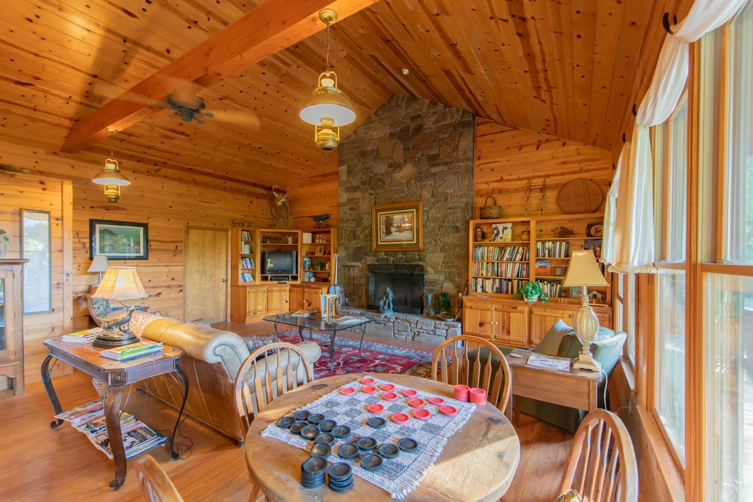 Mount Mitchell Eco Retreat view 5