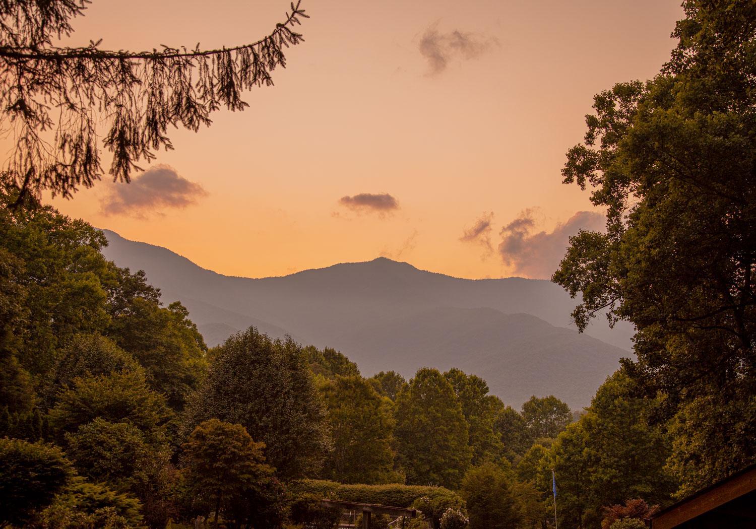 Mount Mitchell Eco Retreat view 3