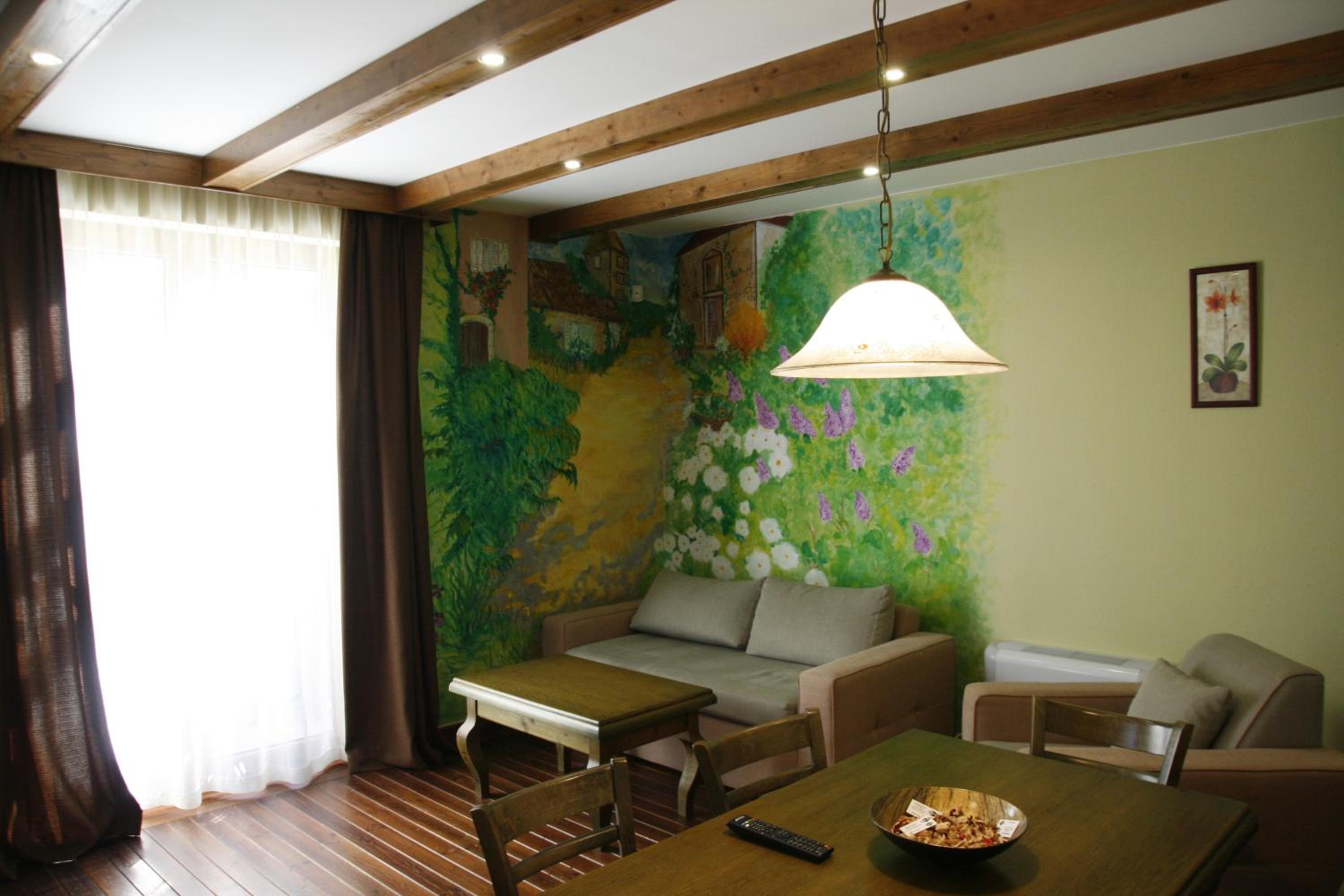 Tó apartmanházak