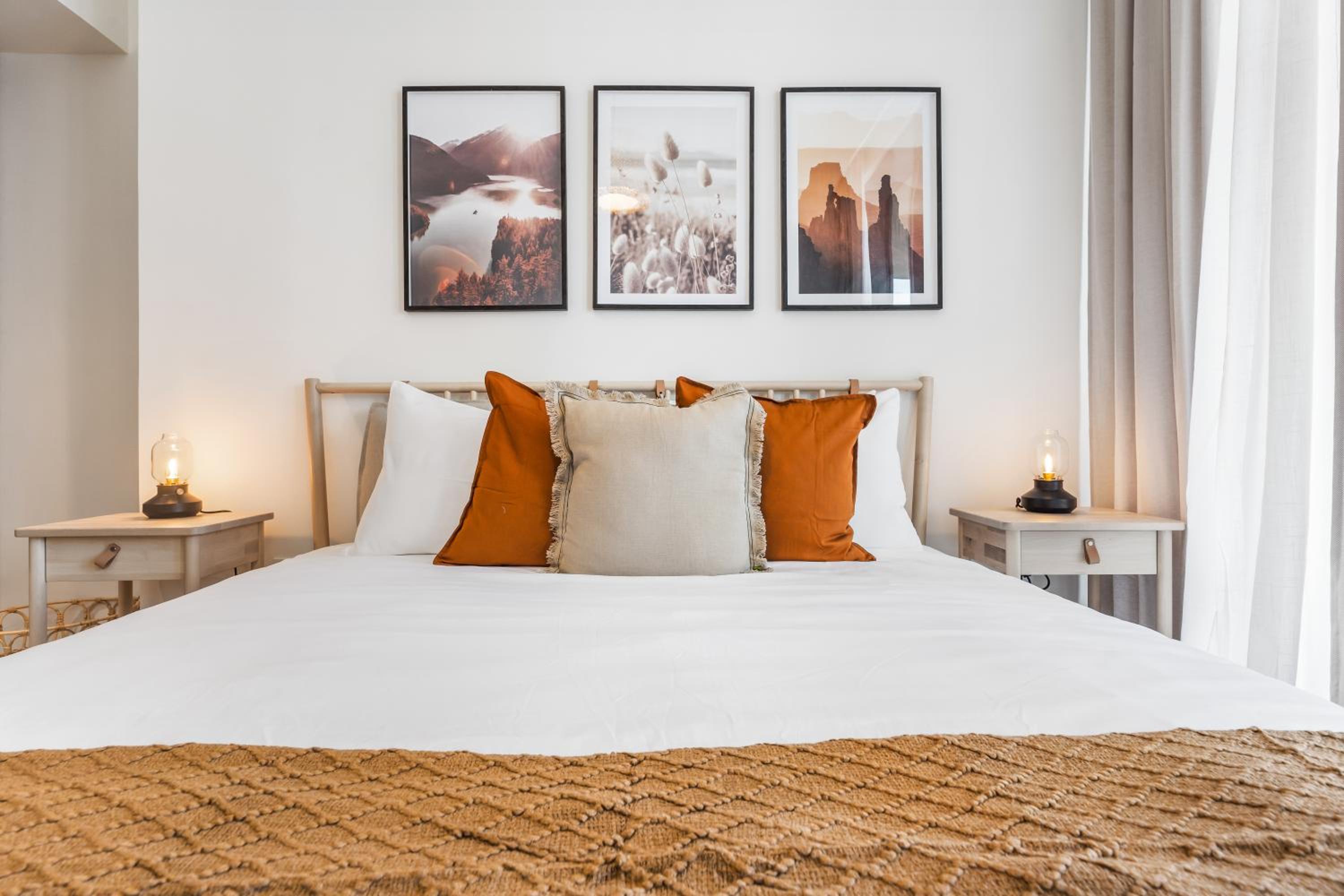 High-End Chic Apartment, Close to Burj Khalifa