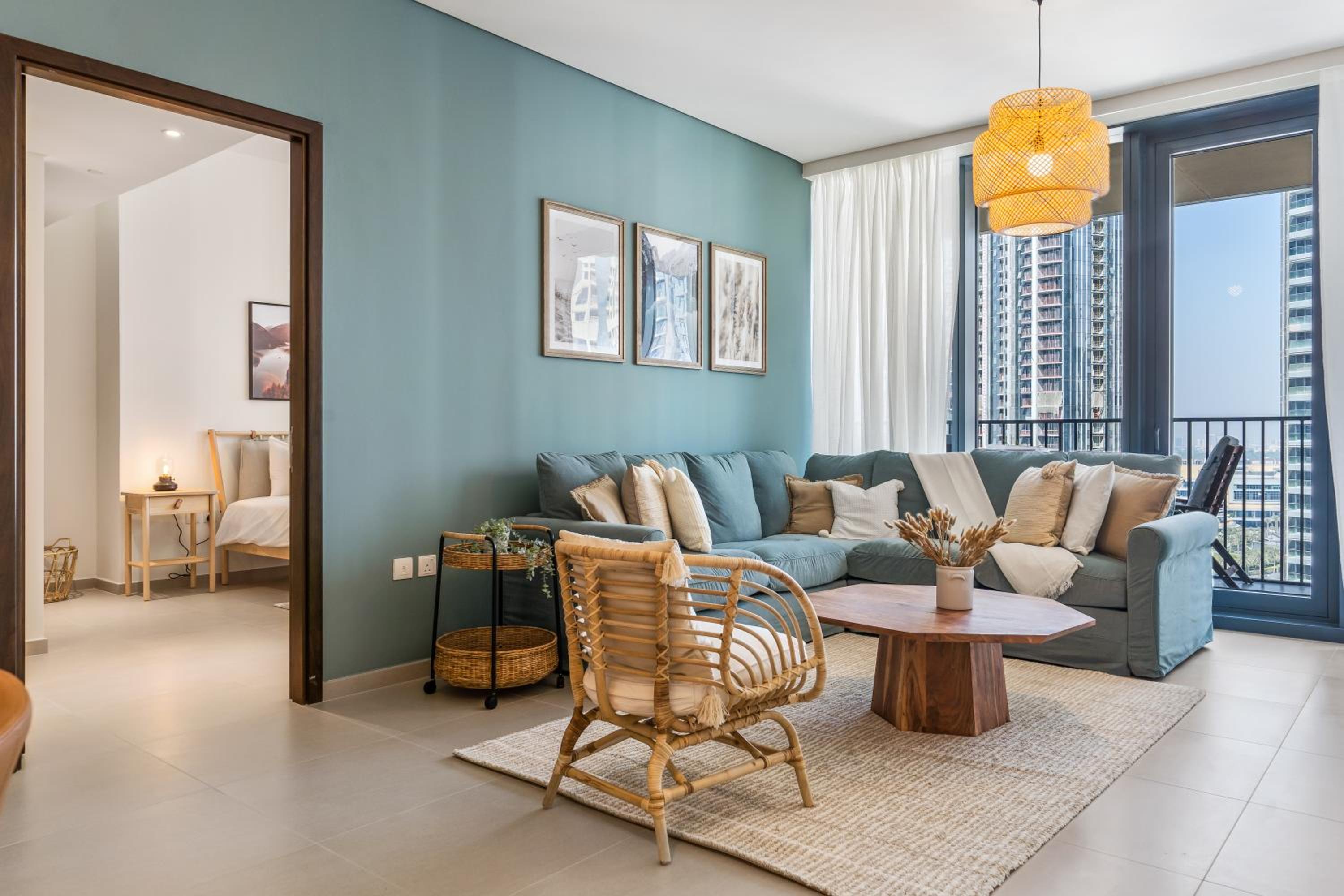 High-End Chic Apartment, Close to Burj Khalifa