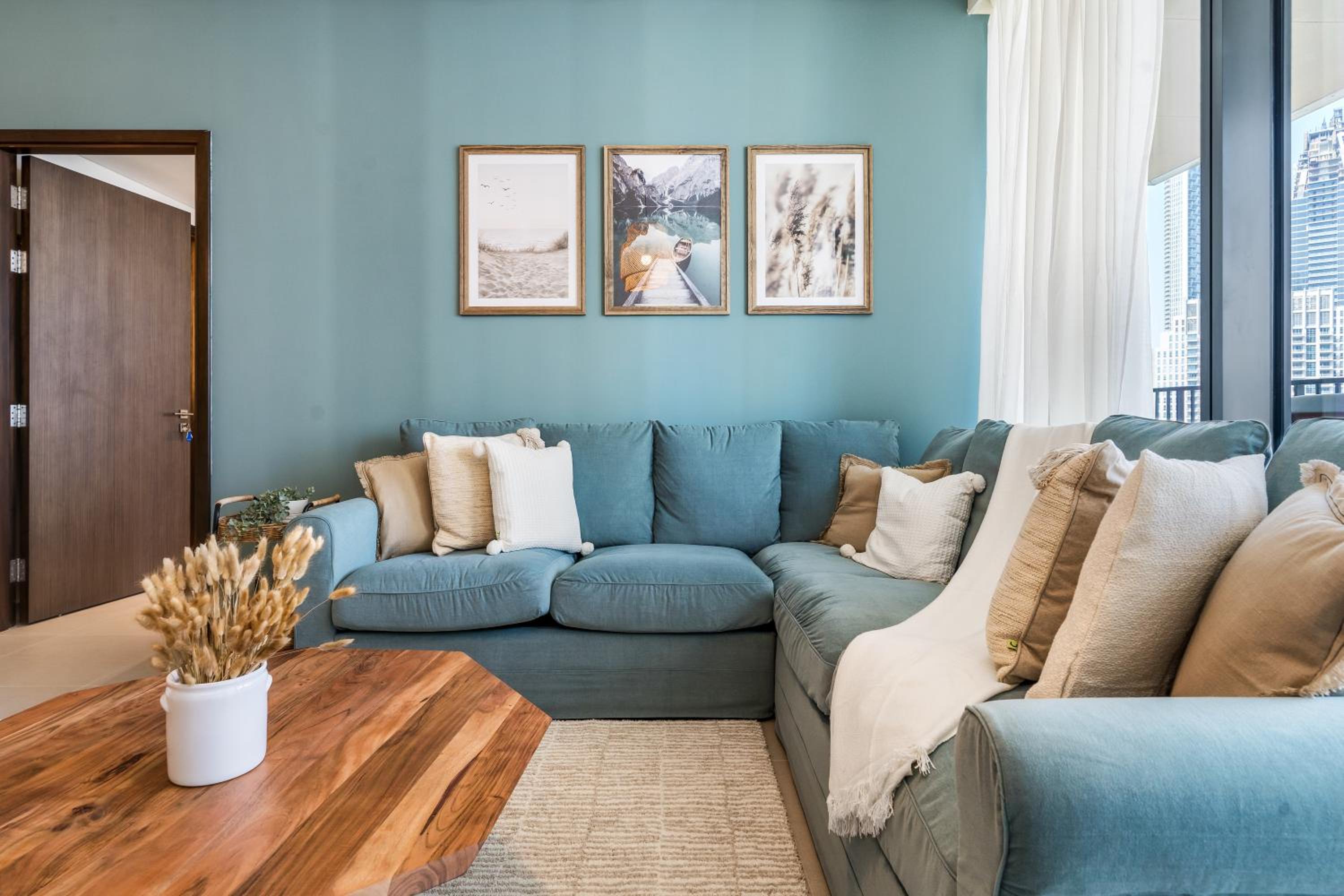 High-End Chic Apartment, Close to Burj Khalifa