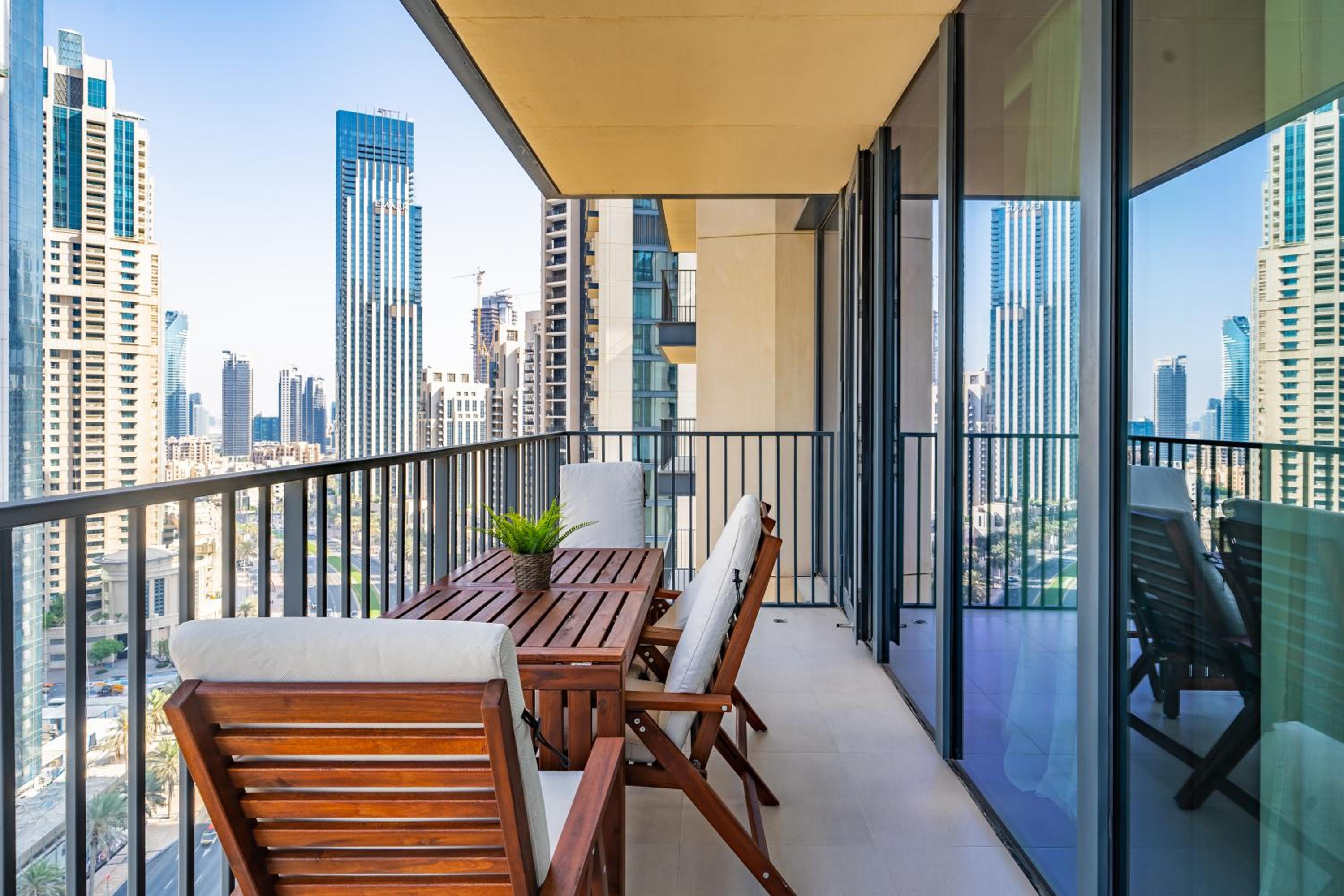 High-End Chic Apartment, Close to Burj Khalifa