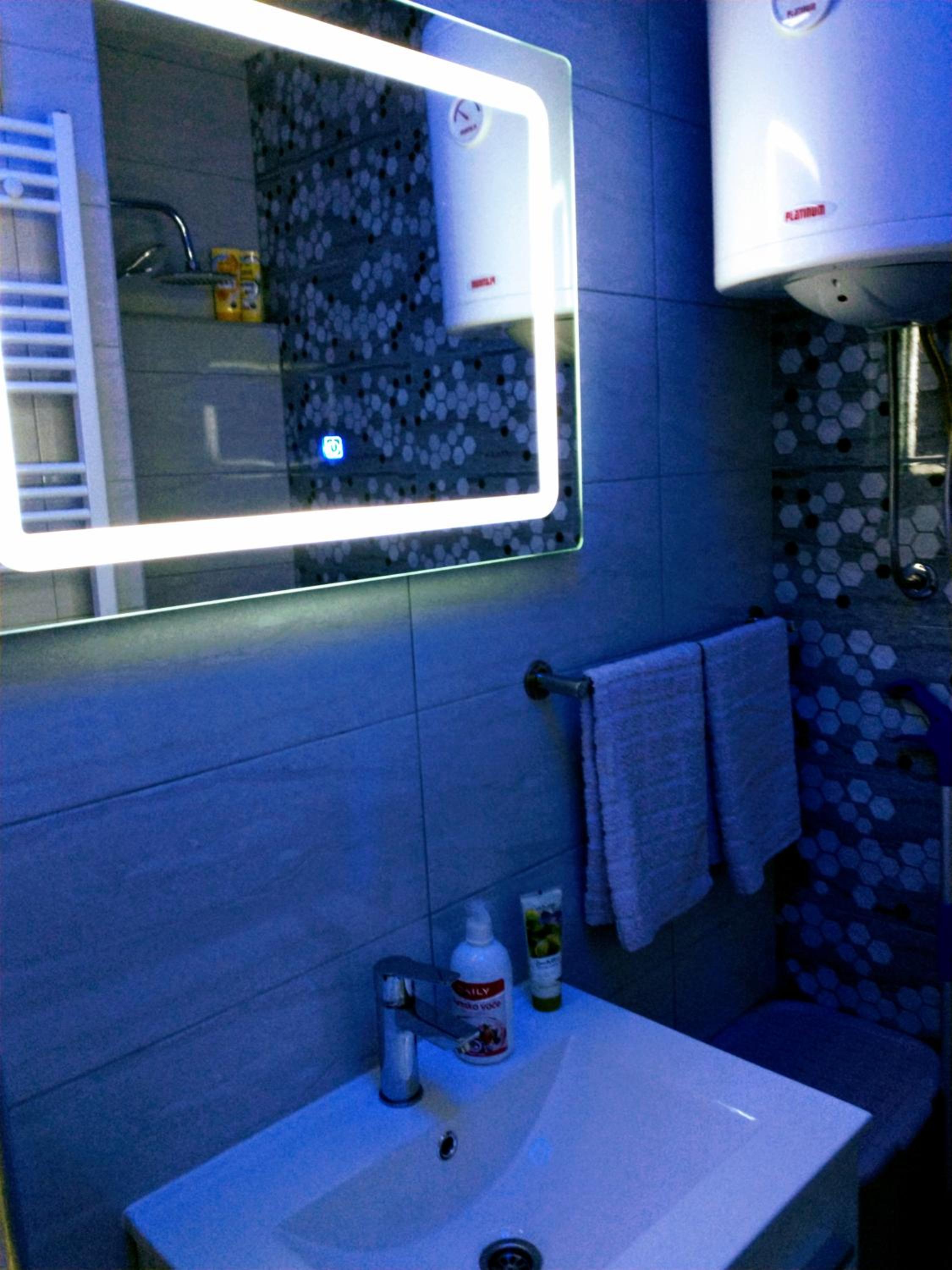 Photo 8