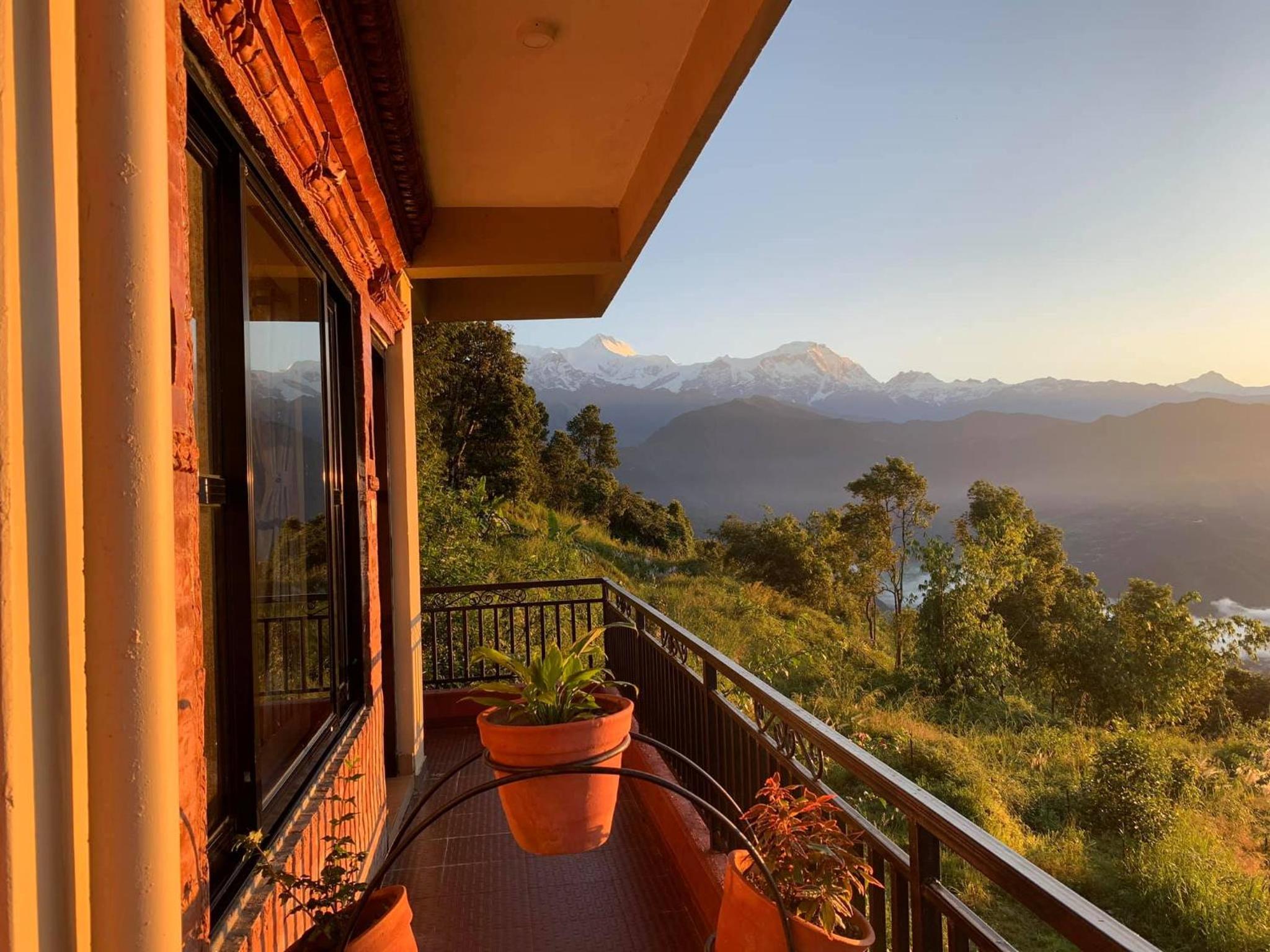 Superview Lodge - Family-Run, Himalayan Sunrise