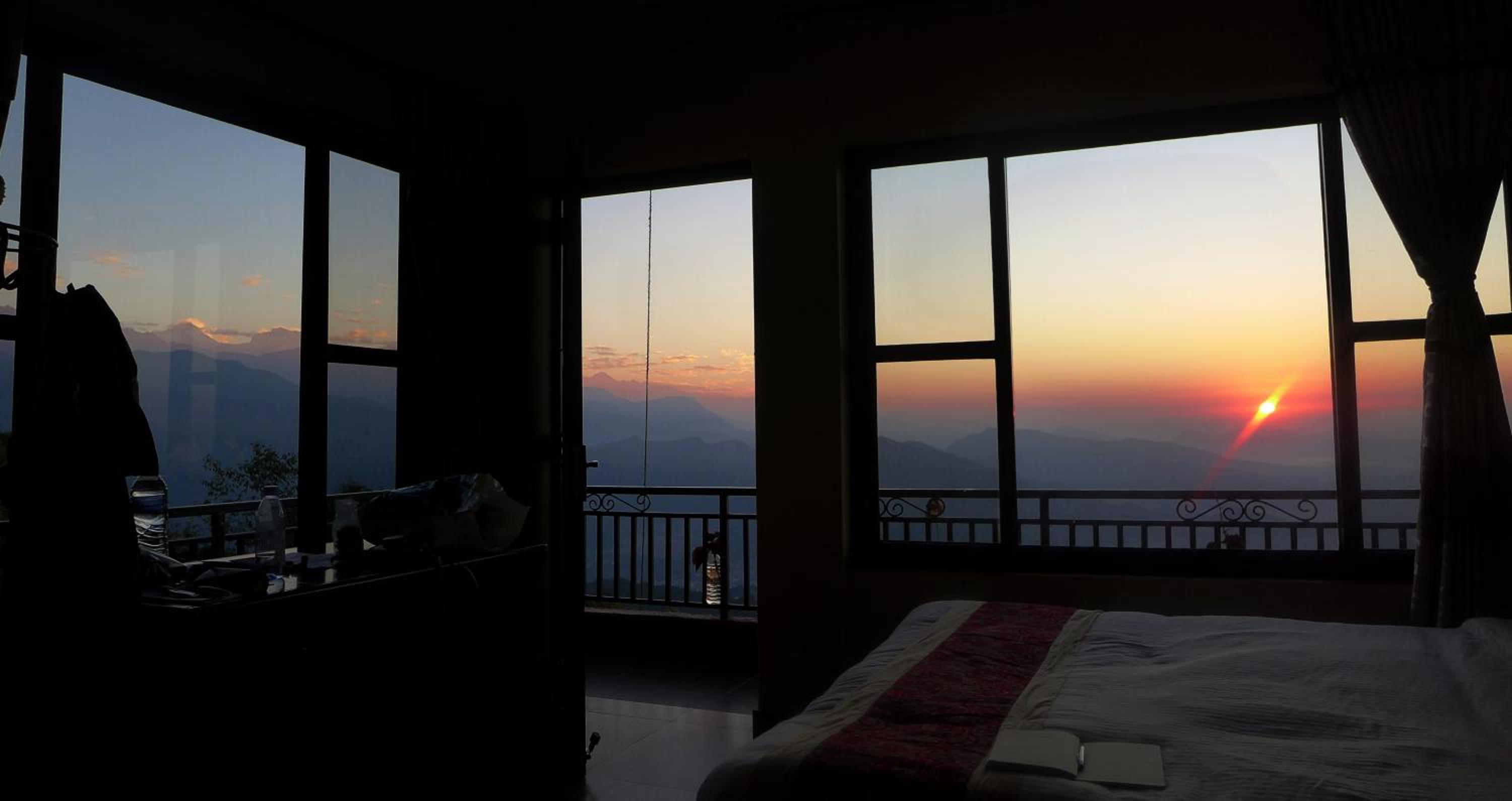 Superview Lodge - Family-Run, Himalayan Sunrise