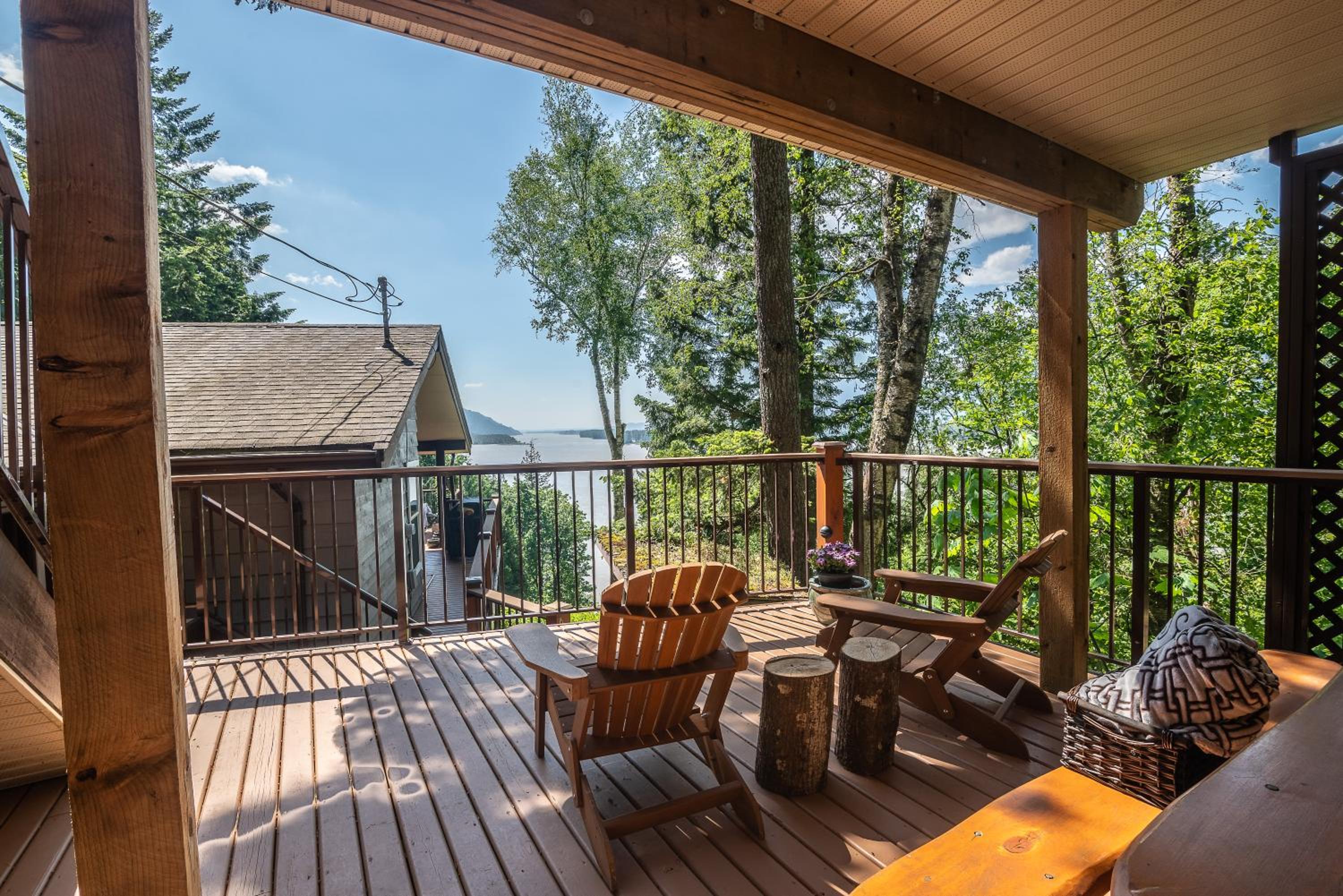 The Fraser River's Edge BB Lodge - Property Image 49