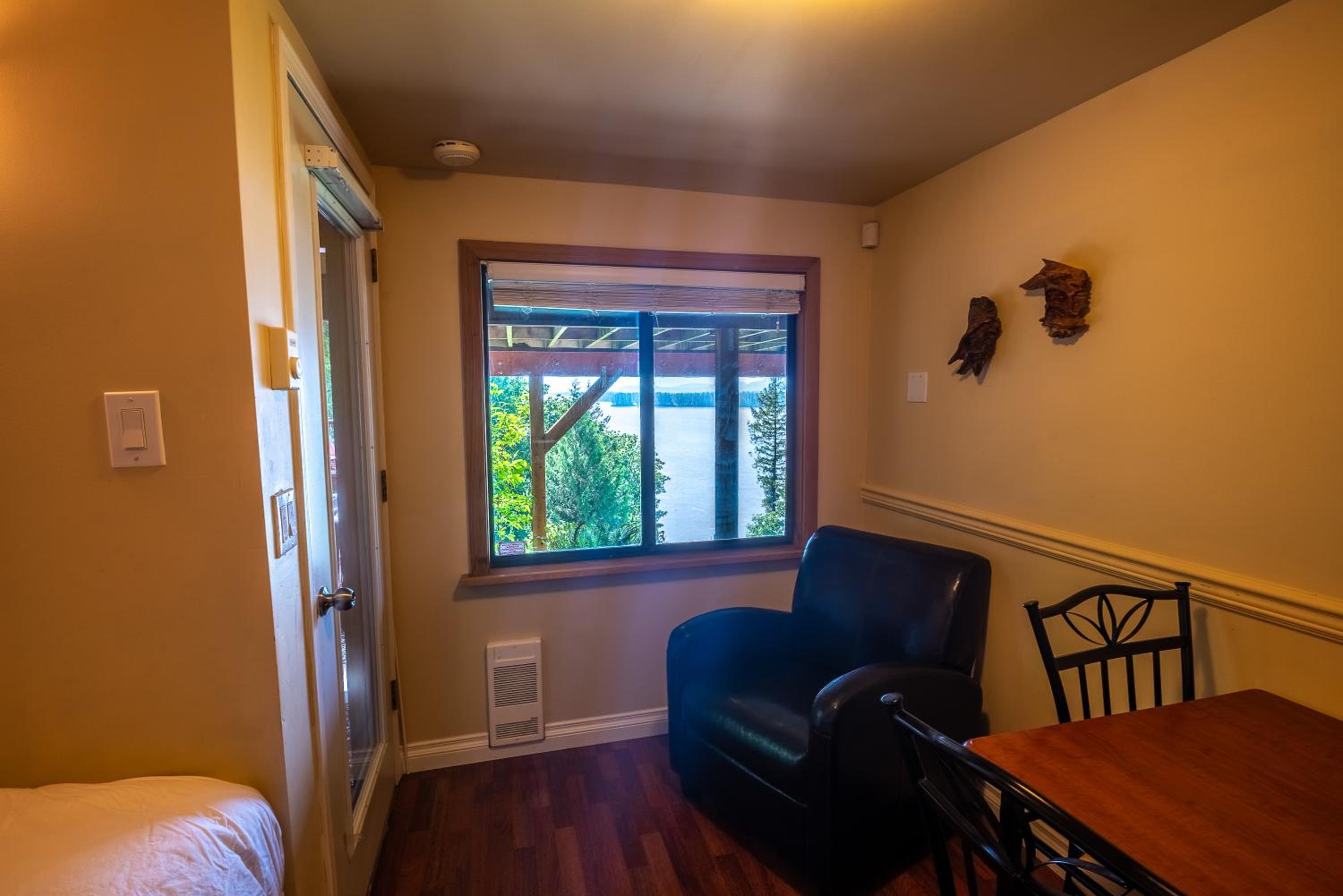 The Fraser River's Edge BB Lodge - Property Image 26