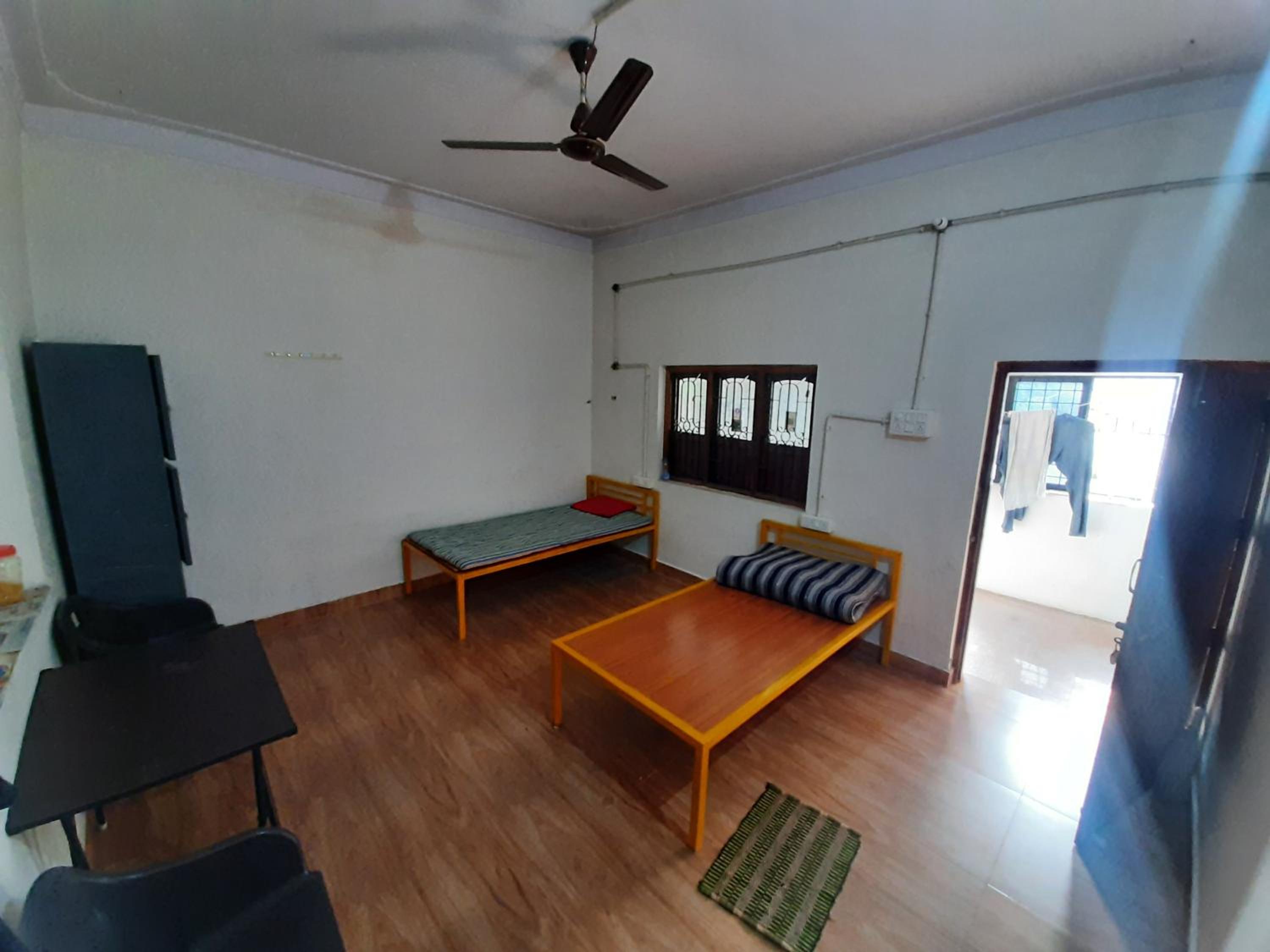 Beds & Boys Hostel view 3
