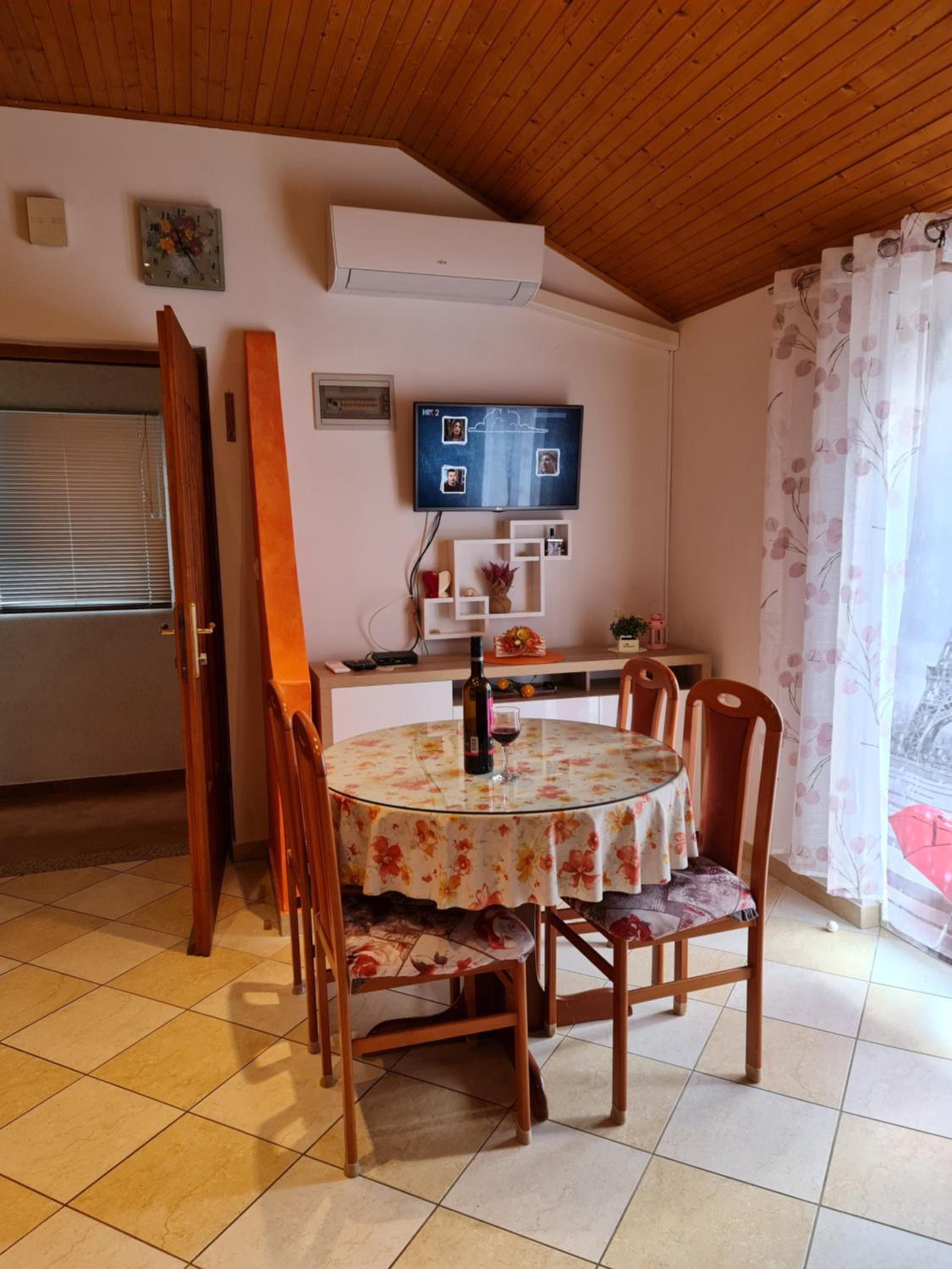 Diana Apartman view 4