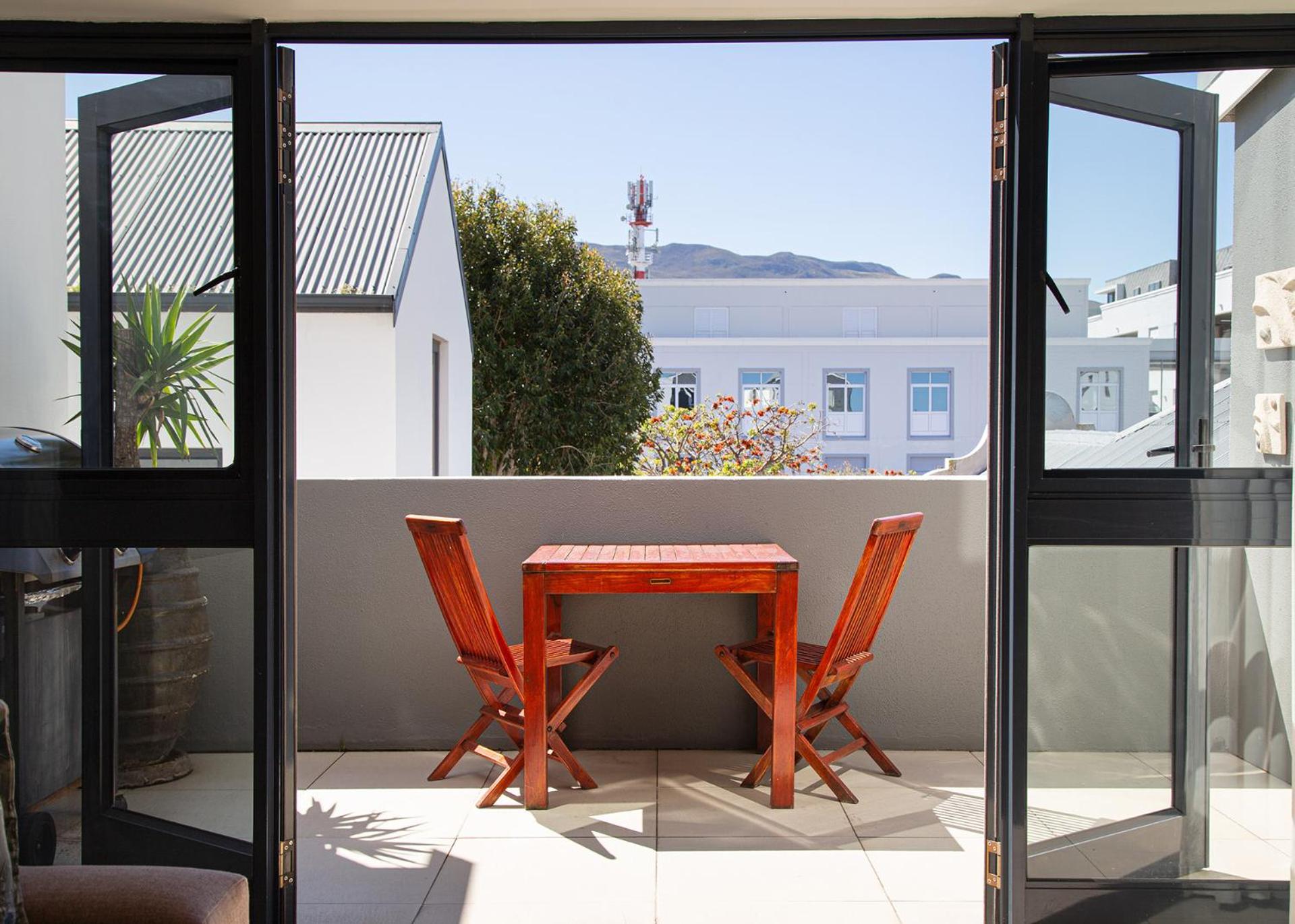 Marine Square Luxury Suites - Image 5