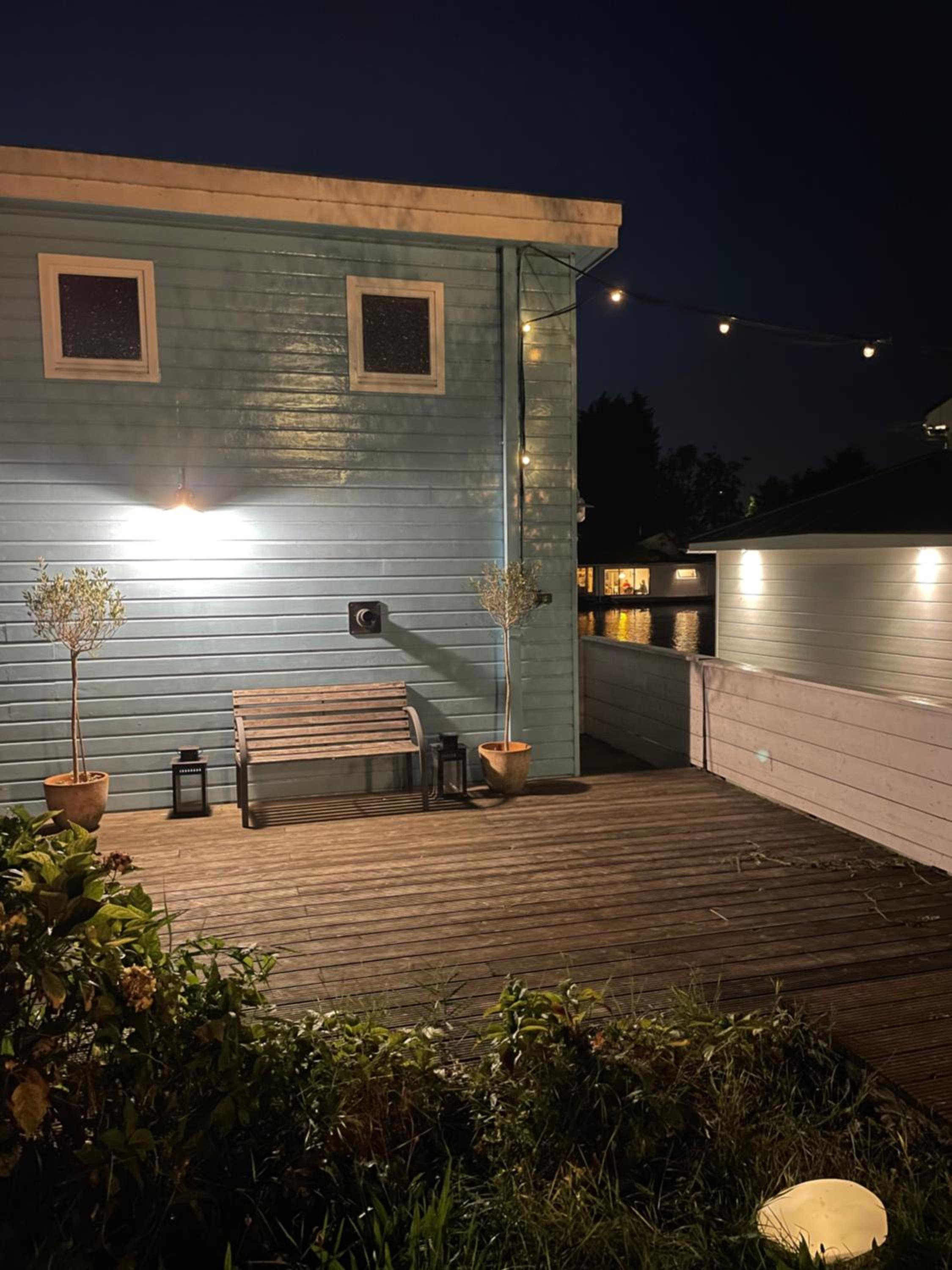 Amster Houseboat