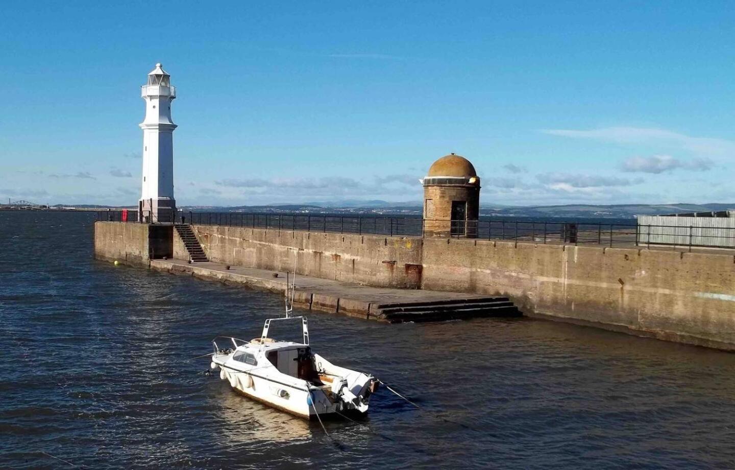 LuxApartment - Port Of Leith - Free Parking view 4