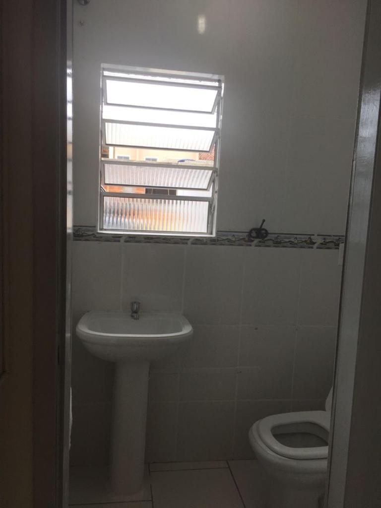 Casa Enseada 3 quartos para até 6 pessoas com 2 ar split