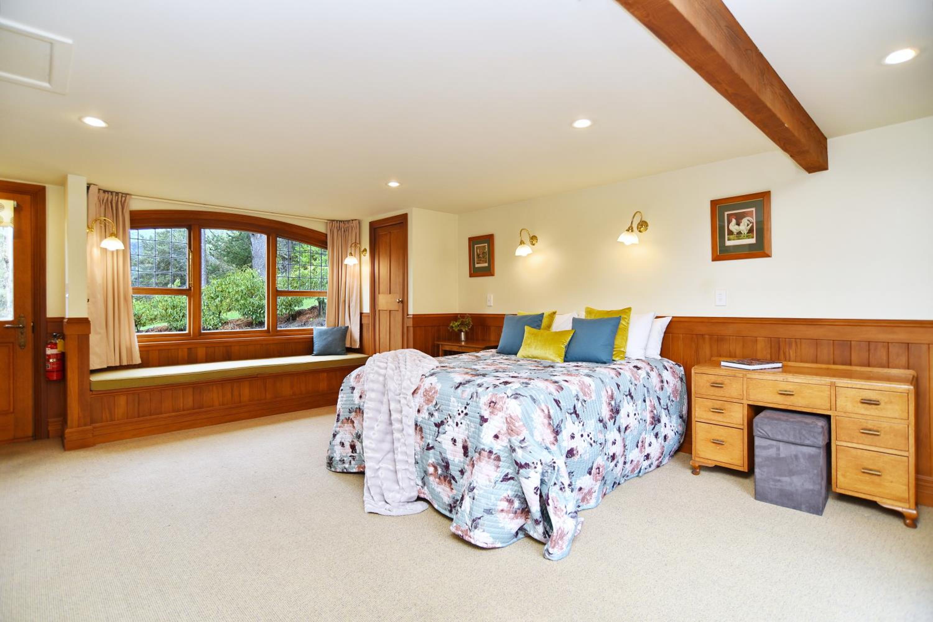 Otahuna Hideaway - Christchurch Holiday Homes view 3