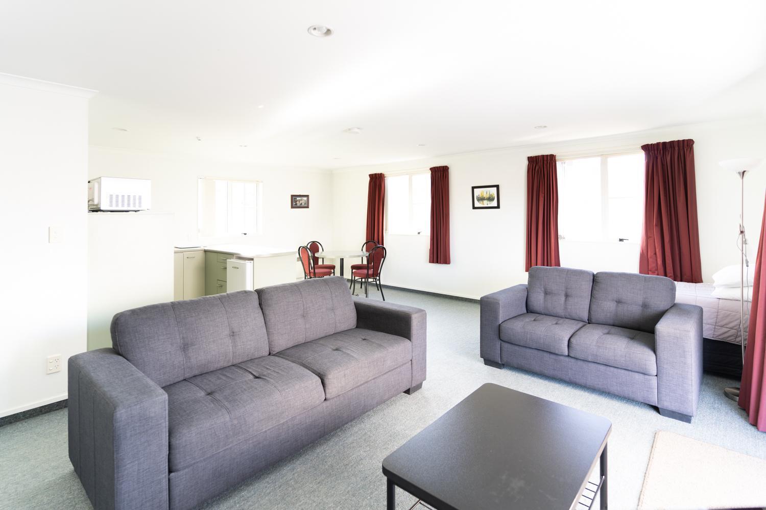 Alexandra Heights Motel