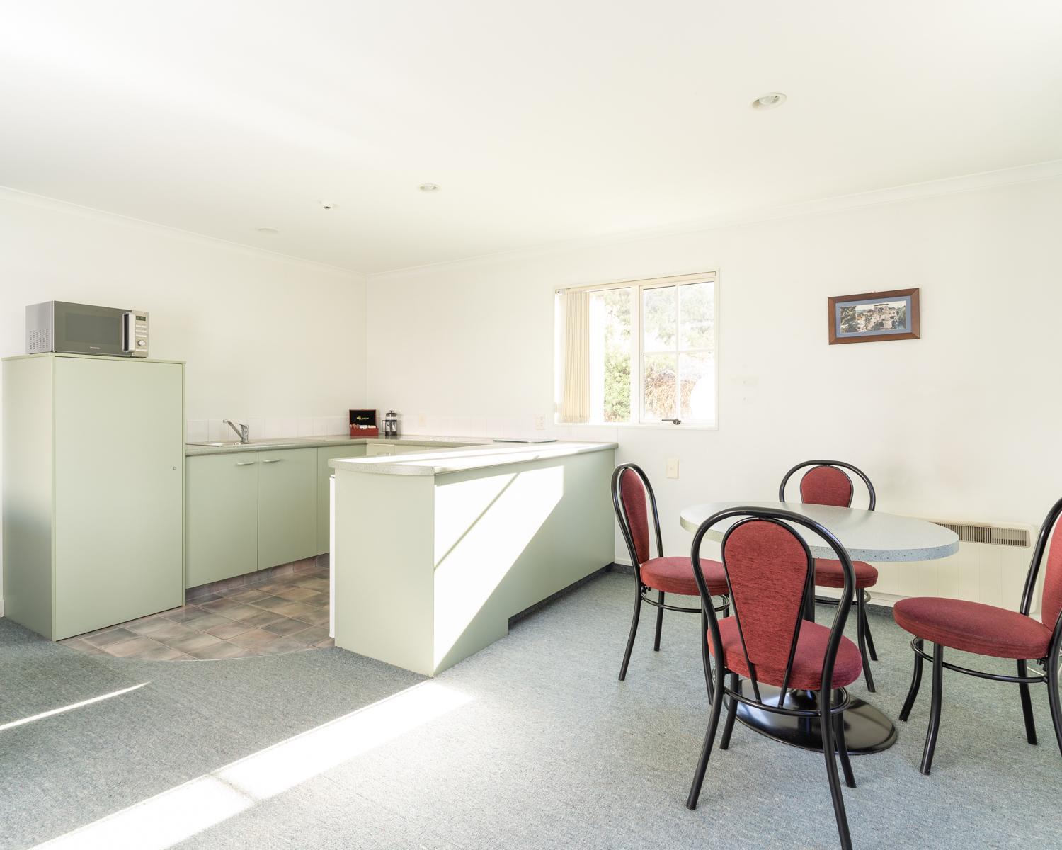 Alexandra Heights Motel